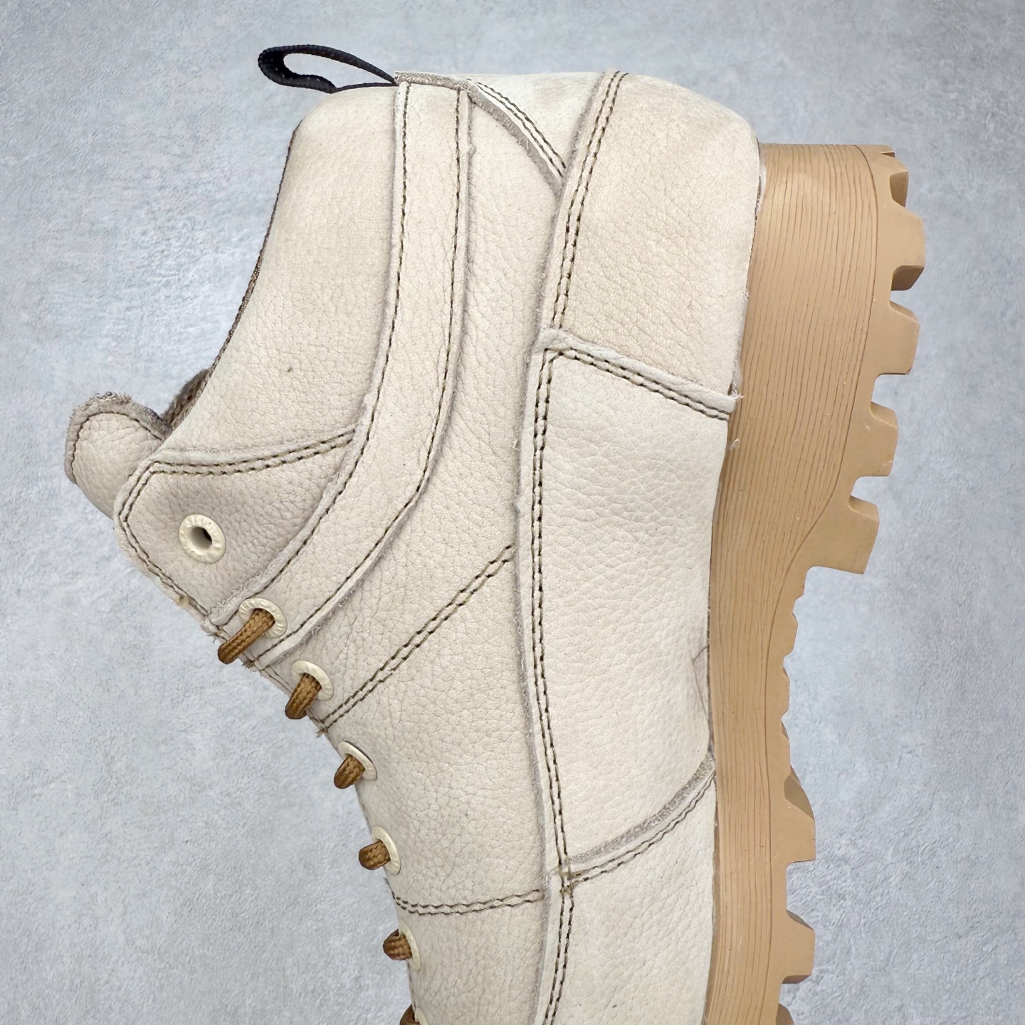 图片[7]-CRISPI Monaco 摩纳哥 GTX 登山耐磨防水中帮 户外功能鞋 CRISPI是一款登山鞋品牌，公司依靠的是对于制鞋与传统工艺从未抹灭的热情与热爱。时不时都在回顾与反思一路走过的路并且朝向新目标前进，这也是一直坚信着获得成功的关键。在未来的道路上将会不断重复温故与知新，永无止境的继续成长下去。CRISPI一直坚信着，必须充分了解客户的需求，保持着对于客户需求的前瞻性才能提供给客户“舒适零磨合”、耐用的鞋靴。CRISPI的研发团队与制鞋工匠每天密切合作，在传统制鞋工艺中融入创新的解决方案，为客户提供穿着体验。尺码：36 37 38 39 40 41 42 43 44 45-选品中心