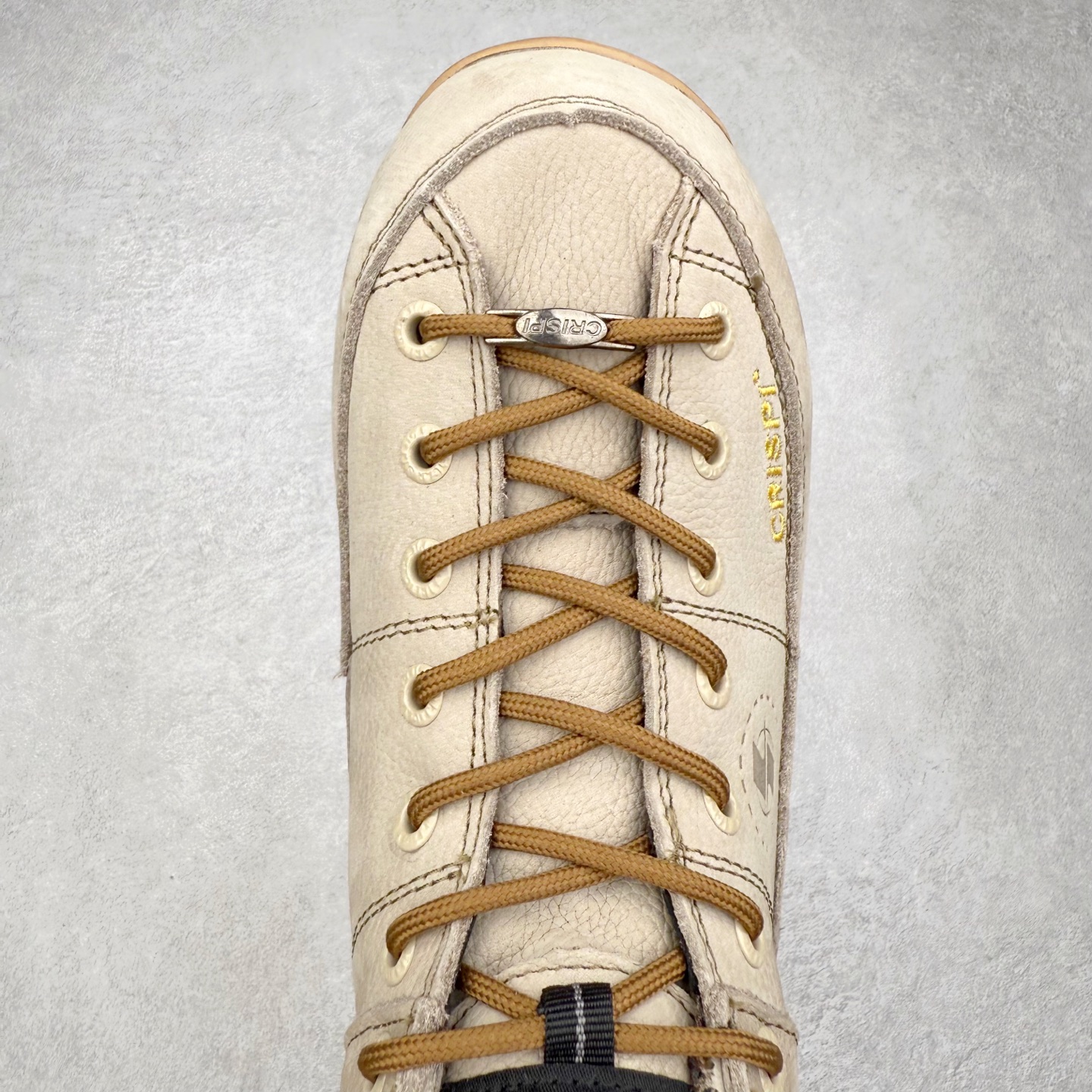 图片[4]-CRISPI Monaco 摩纳哥 GTX 登山耐磨防水中帮 户外功能鞋 CRISPI是一款登山鞋品牌，公司依靠的是对于制鞋与传统工艺从未抹灭的热情与热爱。时不时都在回顾与反思一路走过的路并且朝向新目标前进，这也是一直坚信着获得成功的关键。在未来的道路上将会不断重复温故与知新，永无止境的继续成长下去。CRISPI一直坚信着，必须充分了解客户的需求，保持着对于客户需求的前瞻性才能提供给客户“舒适零磨合”、耐用的鞋靴。CRISPI的研发团队与制鞋工匠每天密切合作，在传统制鞋工艺中融入创新的解决方案，为客户提供穿着体验。尺码：36 37 38 39 40 41 42 43 44 45-选品中心