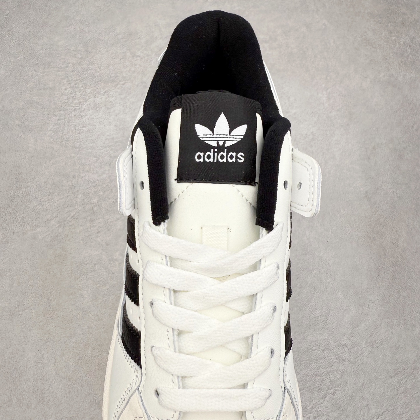 图片[5]-＃福利特价 AD Forum 84 Low OG 低帮百搭潮流休闲运动板鞋 以复古篮球鞋的外形为基础 采用皮革拼接 简约百搭 更加贴合舒适 中底内侧网格造型起到点睛之笔 外底橡胶 更显复古 尺码：36 36.5 37.5 38 38.5 39 40 40.5 41 42 42.5 43 44 44.5 45-选品中心