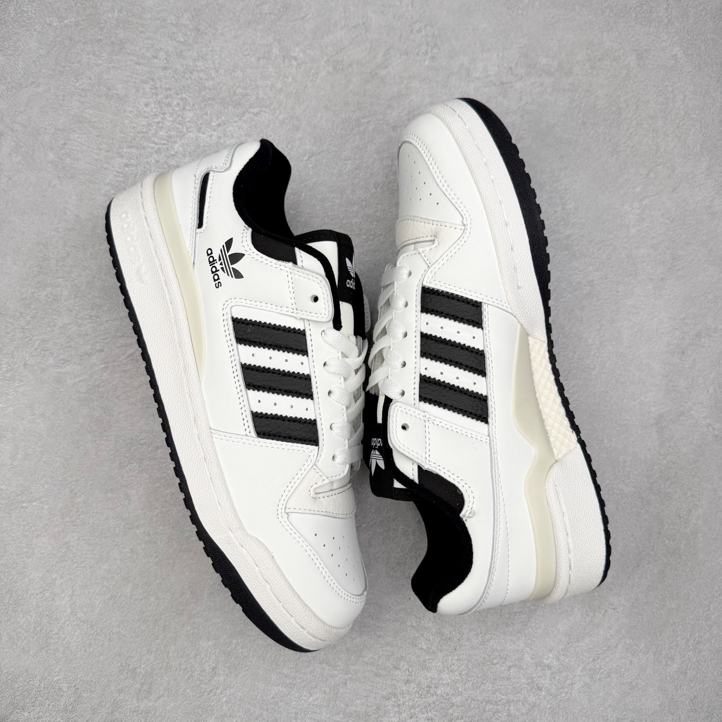 图片[3]-＃福利特价 AD Forum 84 Low OG 低帮百搭潮流休闲运动板鞋 以复古篮球鞋的外形为基础 采用皮革拼接 简约百搭 更加贴合舒适 中底内侧网格造型起到点睛之笔 外底橡胶 更显复古 尺码：36 36.5 37.5 38 38.5 39 40 40.5 41 42 42.5 43 44 44.5 45-选品中心