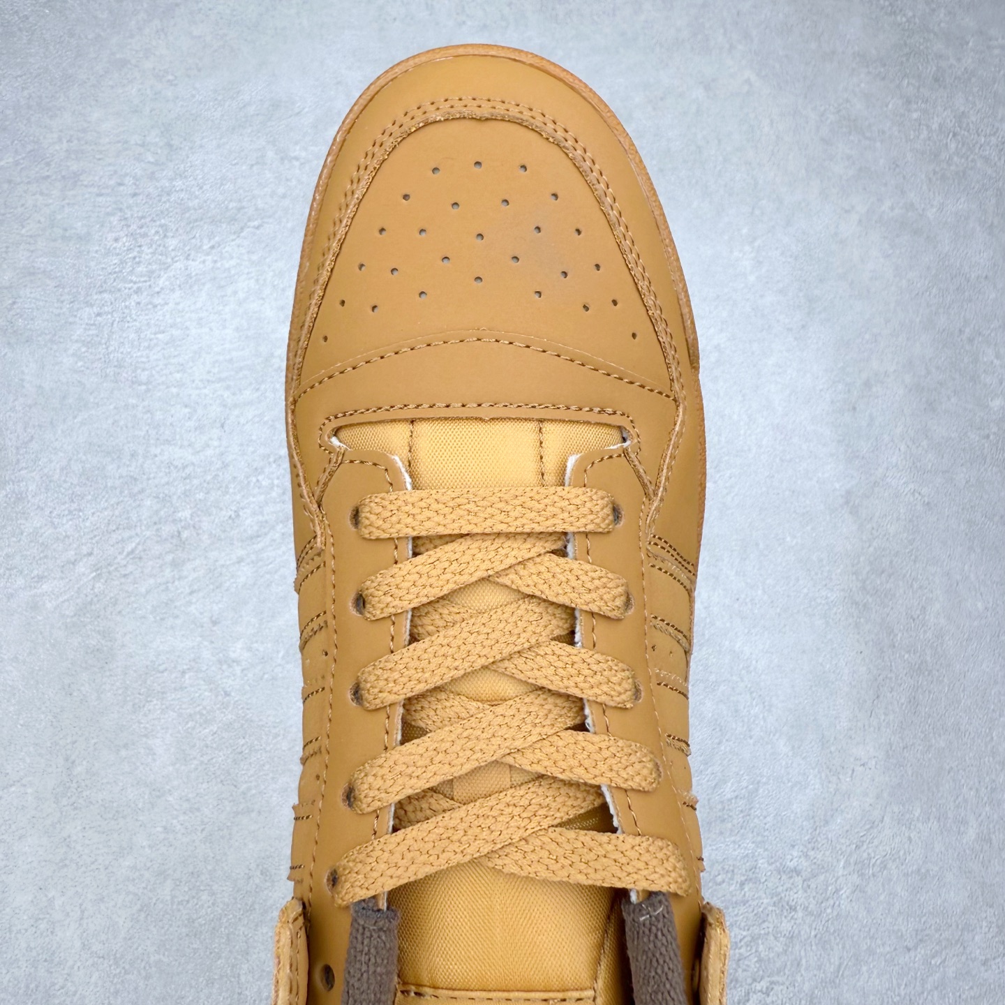 图片[4]-＃福利特价 AD Forum 84 Low OG 低帮百搭潮流休闲运动板鞋 以复古篮球鞋的外形为基础 采用皮革拼接 简约百搭 更加贴合舒适 中底内侧网格造型起到点睛之笔 外底橡胶 更显复古 尺码：36 36.5 37.5 38 38.5 39 40 40.5 41 42 42.5 43 44 44.5 45-选品中心