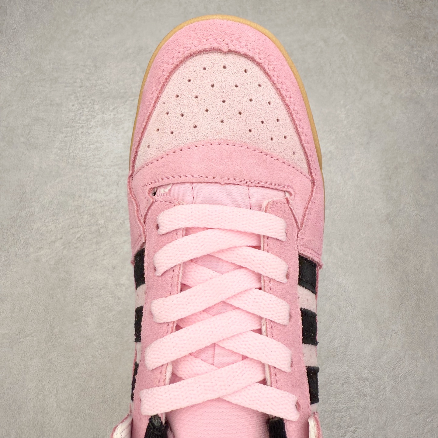 图片[4]-＃福利特价 AD Forum 84 Low OG 低帮百搭潮流休闲运动板鞋 以复古篮球鞋的外形为基础 采用皮革拼接 简约百搭 更加贴合舒适 中底内侧网格造型起到点睛之笔 外底橡胶 更显复古 尺码：36 36.5 37.5 38 38.5 39 40 40.5 41 42 42.5 43 44 44.5 45-选品中心