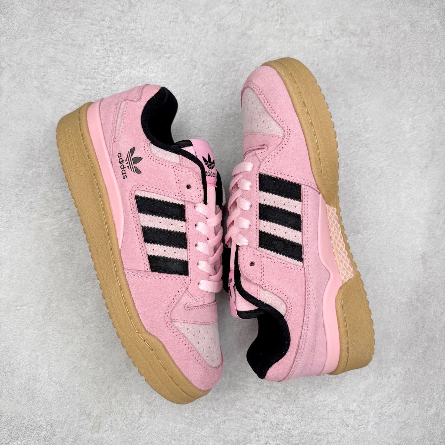 图片[3]-＃福利特价 AD Forum 84 Low OG 低帮百搭潮流休闲运动板鞋 以复古篮球鞋的外形为基础 采用皮革拼接 简约百搭 更加贴合舒适 中底内侧网格造型起到点睛之笔 外底橡胶 更显复古 尺码：36 36.5 37.5 38 38.5 39 40 40.5 41 42 42.5 43 44 44.5 45-选品中心