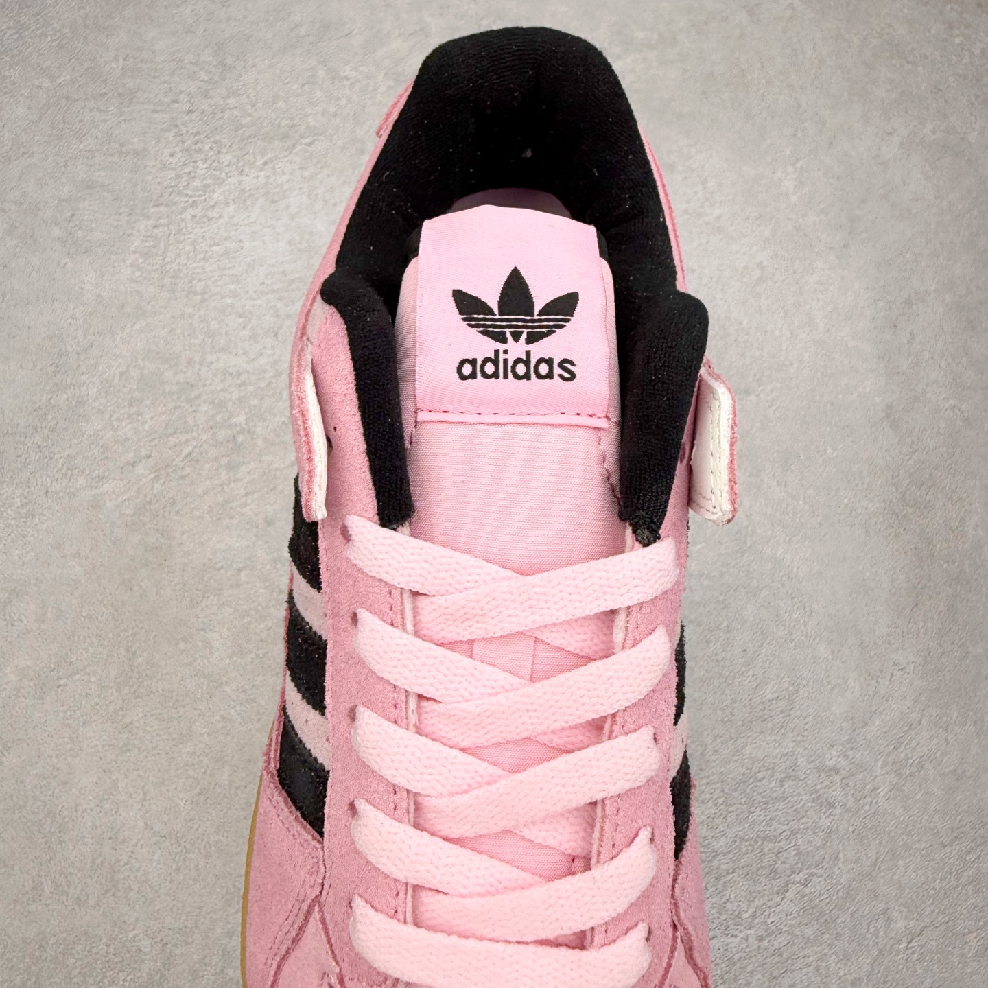 图片[5]-＃福利特价 AD Forum 84 Low OG 低帮百搭潮流休闲运动板鞋 以复古篮球鞋的外形为基础 采用皮革拼接 简约百搭 更加贴合舒适 中底内侧网格造型起到点睛之笔 外底橡胶 更显复古 尺码：36 36.5 37.5 38 38.5 39 40 40.5 41 42 42.5 43 44 44.5 45-选品中心