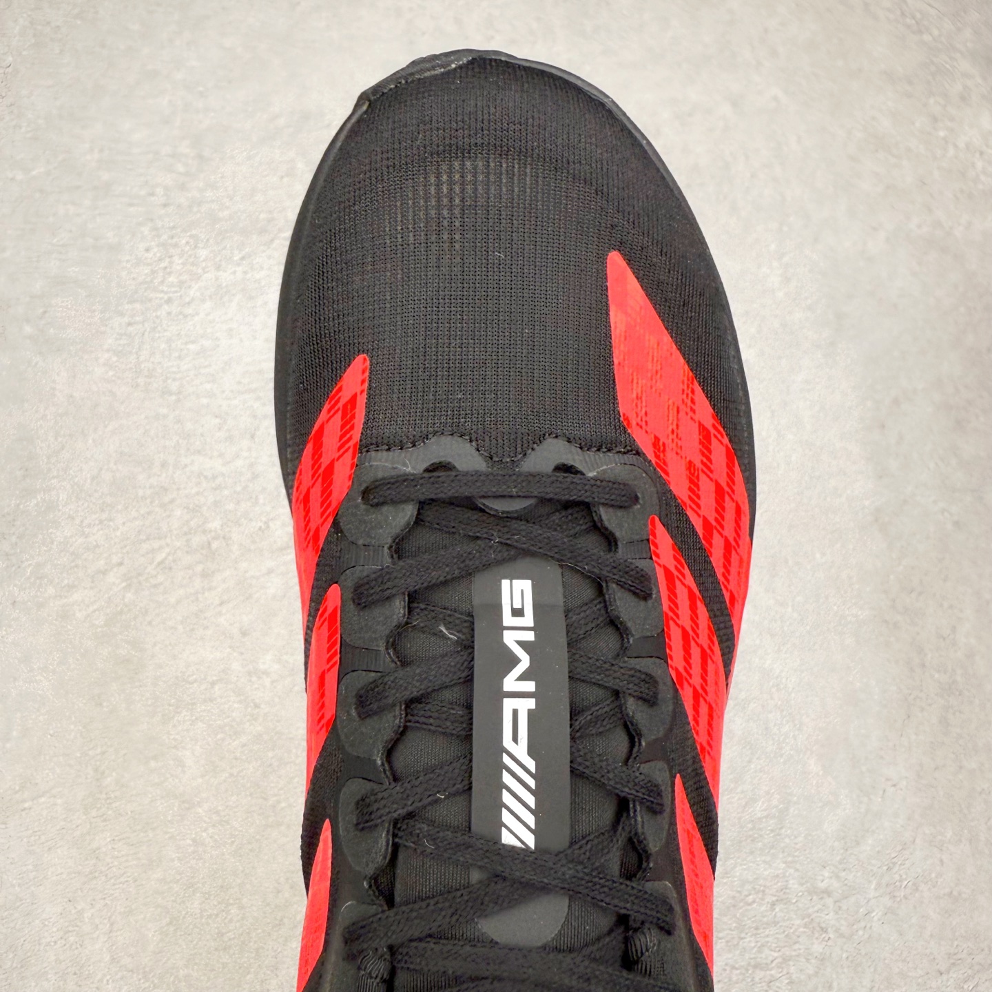 图片[4]-AD Adizero EVO SL 马拉松竞速专业跑鞋 CELERMESH针织网面非常轻薄 纤维间的缝隙很大 可以保证跑步时的透气、排汗效果 鞋舌直接与两侧的内衬和鞋底连接在一起 在跑步过程中不会被鞋舌的左右移动所困扰 在标准鞋带孔的基础上再拓宽一组鞋带孔 适合不同脚型的需求 突破性 EnergyRods 技术，有助于跑者实现更好的成绩 中底独特的LIGHTSTRIKE PRO泡棉材质 微弹感觉在跑步过程中给予了良好的支撑体验 对于顶级精英和高水平进阶跑者来说 ADIOS PRO是一双值得信赖的竞速比赛用鞋 尺码：36 36.5 37.5 38 38.5 39 40 40.5 41 42 42.5 43 44 44.5 45-选品中心