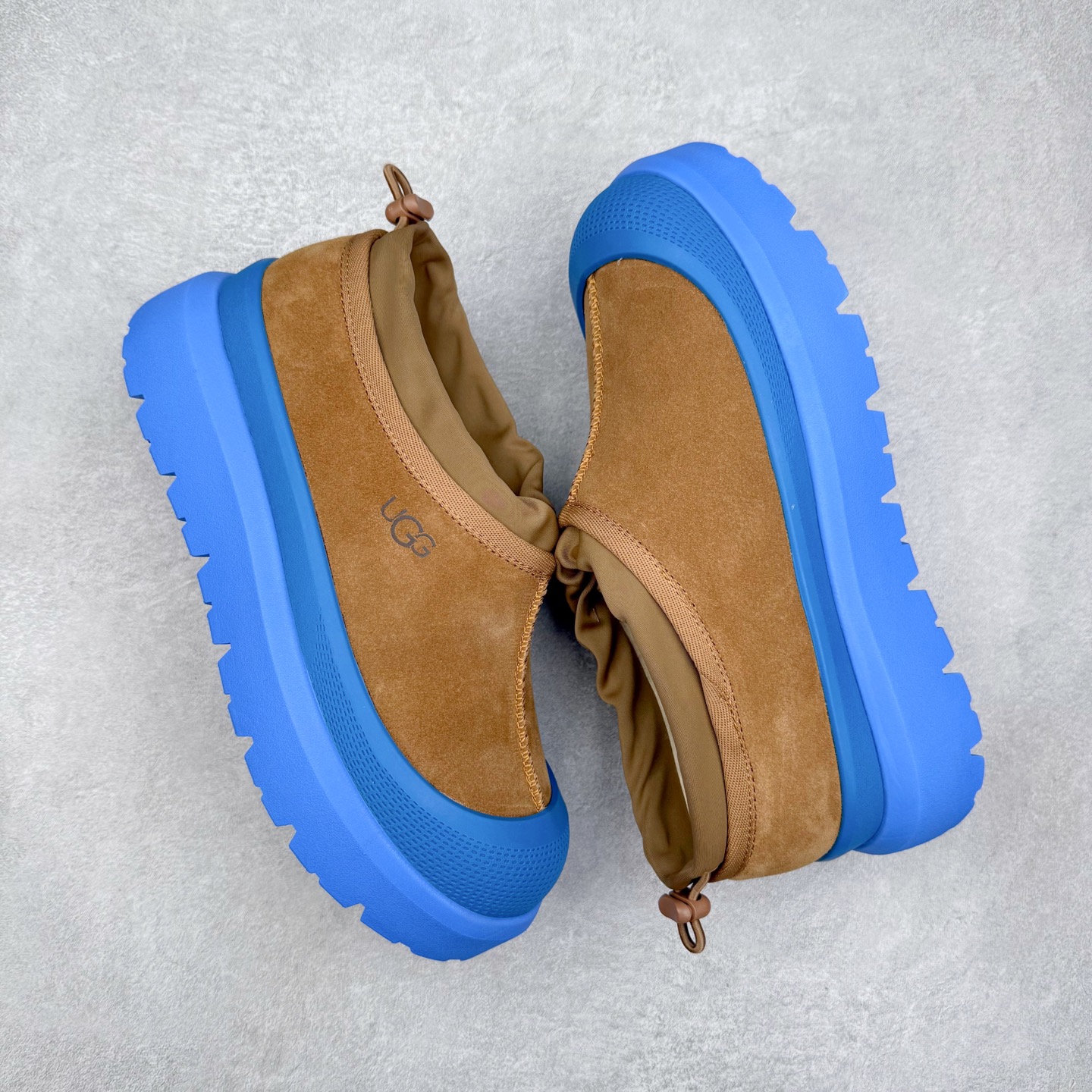 图片[3]-UGG 4096 M Tasman Weather Hybrid 塔斯曼混合系列低帮厚底轻量休闲运动鞋 UGG 2024秋冬新品 机能撞色王一博代言热门大爆款！包头套脚低帮 进口隆丰一级羊皮毛一体 代购专供品质 高弹Modern中底 外置防滑大底 套脚抽绳设计 穿脱十分方便 采用TPU模压定型翻毛皮鞋面材质#选用17毫米UGGPURE™ 植入式羊毛里衬与可拆卸的UGGPURE™ 植入式羊毛鞋垫#包头式EVA轻翼科技外底防滑,耐磨性和良好的弹性❗ 尺码：36/45-选品中心