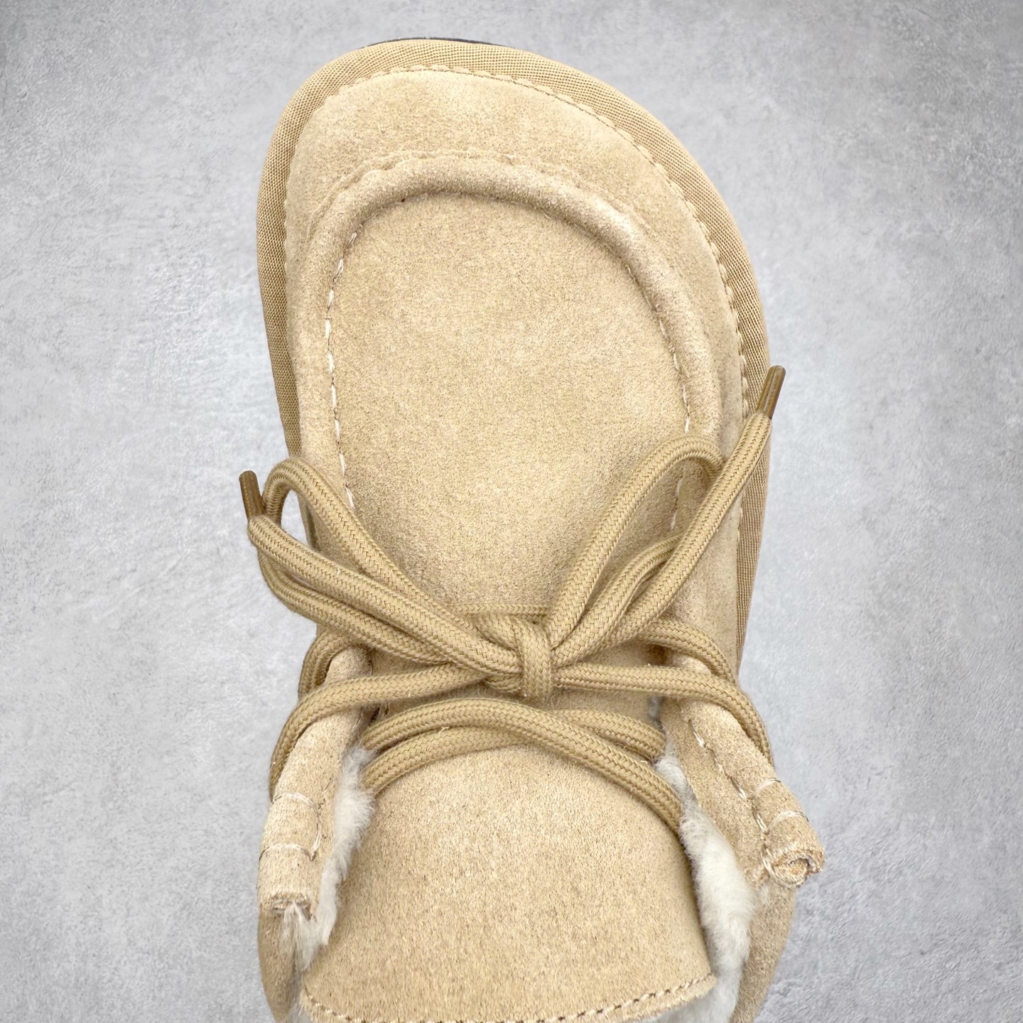 图片[4]-UGG 0891 秋冬羊皮毛一体雪地靴袋鼠鞋 全鞋采用ZP同厂 隆丰A级澳洲进口羊皮毛一体 品牌代工厂生产线 完全遵循ZP工艺流程 代工厂原厂版师 秉承无原鞋不开发选择 注重每一处细节 市面最正版型 TREADLITE\\\”轻翼\\\”科技外底 轻便/耐用/柔韧/桩型【售后郑重承诺】一个月内若出现重大脱胶/断底等质量问题 直接为您换新！尺码：35 36 37 38 39 40-选品中心