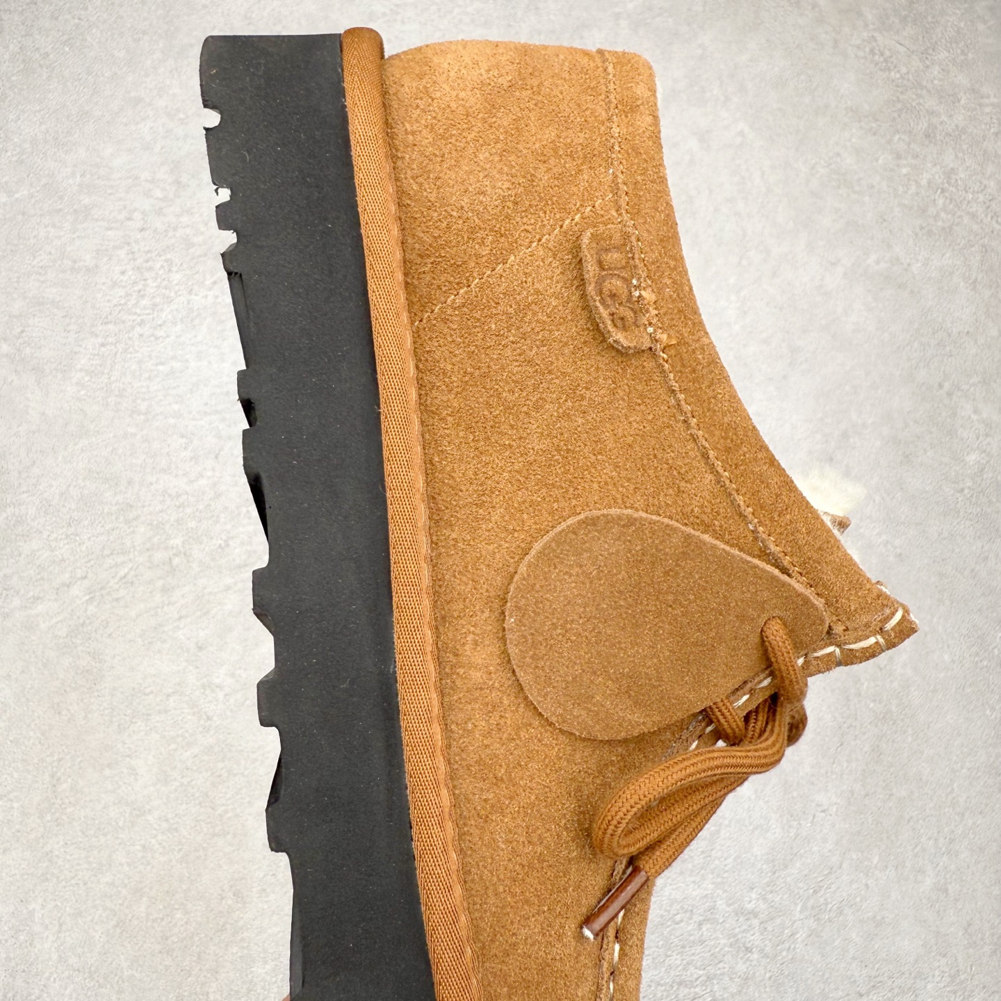 图片[6]-UGG 0891 秋冬羊皮毛一体雪地靴袋鼠鞋 全鞋采用ZP同厂 隆丰A级澳洲进口羊皮毛一体 品牌代工厂生产线 完全遵循ZP工艺流程 代工厂原厂版师 秉承无原鞋不开发选择 注重每一处细节 市面最正版型 TREADLITE\\\”轻翼\\\”科技外底 轻便/耐用/柔韧/桩型【售后郑重承诺】一个月内若出现重大脱胶/断底等质量问题 直接为您换新！尺码：35 36 37 38 39 40-选品中心