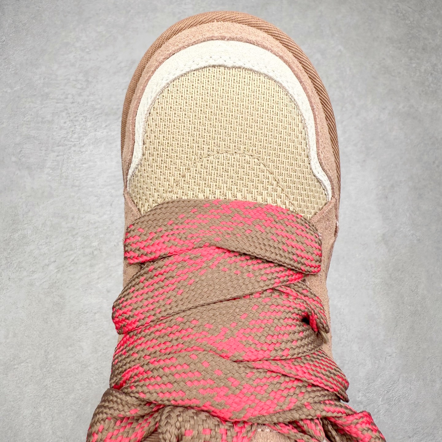 图片[4]-UGG 4032 梅尔秋冬羊皮毛一体雪地靴 全鞋采用ZP同厂 隆丰A级澳洲进口羊皮毛一体 品牌代工厂生产线 完全遵循ZP工艺流程 代工厂原厂版师 秉承无原鞋不开发选择 注重每一处细节 市面最正版型 TREADLITE\\\”轻翼\\\”科技外底 轻便/耐用/柔韧/桩型【售后郑重承诺】一个月内若出现重大脱胶/断底等质量问题 直接为您换新！尺码：35 36 37 38 39 40 41 42 43-选品中心