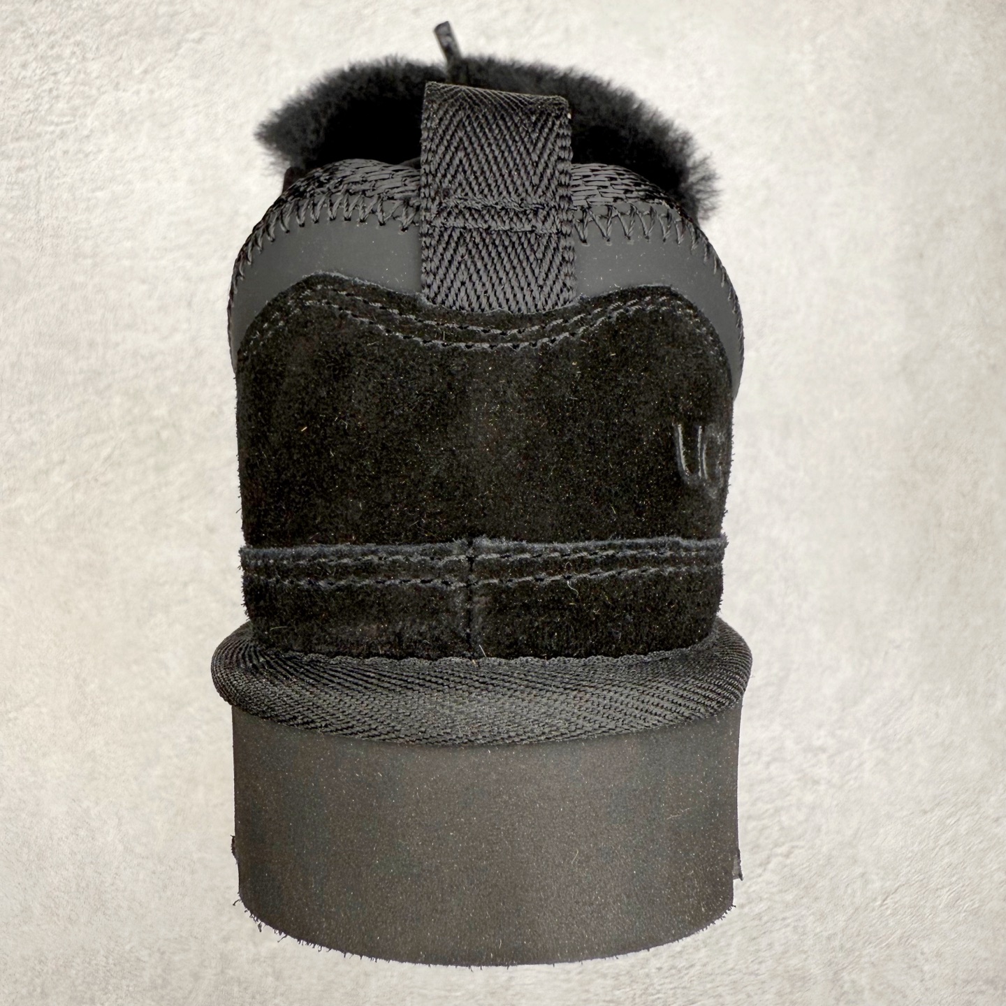 图片[8]-UGG 4032 梅尔秋冬羊皮毛一体雪地靴 全鞋采用ZP同厂 隆丰A级澳洲进口羊皮毛一体 品牌代工厂生产线 完全遵循ZP工艺流程 代工厂原厂版师 秉承无原鞋不开发选择 注重每一处细节 市面最正版型 TREADLITE\\\”轻翼\\\”科技外底 轻便/耐用/柔韧/桩型【售后郑重承诺】一个月内若出现重大脱胶/断底等质量问题 直接为您换新！尺码：35 36 37 38 39 40 41 42 43-选品中心