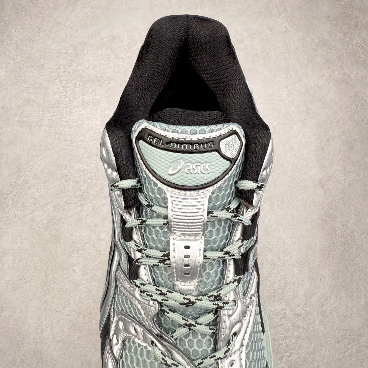 图片[5]-＃Lw纯原 ASICS Gel-Nimbus 10.1 亚瑟士雨云10.1代系列轻量缓震休闲运动跑步鞋 近年来，运动鞋市场迎来了一个新的设计潮流：通过融合艺术与技术，赋予运动鞋更多的时尚元素和创新设计。作为市场中的领导者之一，ASICS（亚瑟士）一向以其技术创新和卓越的鞋款设计著称。而另一个前卫的实验鞋类品牌EMPTY BEHAVIOR，以其非凡的创意和探索，尤其对未来主义和非传统材料的热情撞击，从业界中脱颖而出。两者的合作，以推出特别版的GEL-NIMBUS™ 10.1鞋款——主题为“EVEN MY SHOE IS ART”为标志，为运动鞋设计涉入一个全新的高度。尺码：36 37 37.5 38 39 39.5 40.5 41.5 42 42.5 43.5 44 44.5 45 46-选品中心