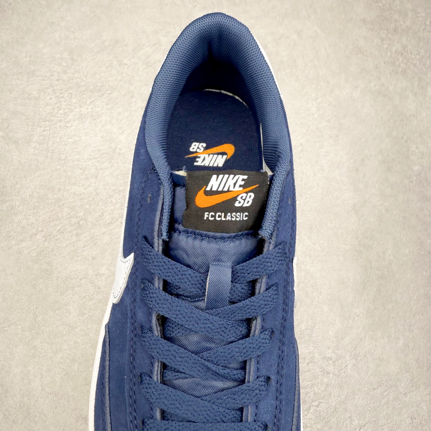 图片[5]-NK SB FC standard 绒面革防滑耐磨低帮板鞋 实拍调校N版已经零色差零失真 百分百还原实物色彩所见即所得 不存在货不对板色差等低级问题 选购参考实物拍摄 不混卖不参货 只用心做好货严格选品 承诺混一赔十 尺码：36 36.5 37.5 38 38.5 39 40 40.5 41 42 42.5 43 44 44.5 45-选品中心