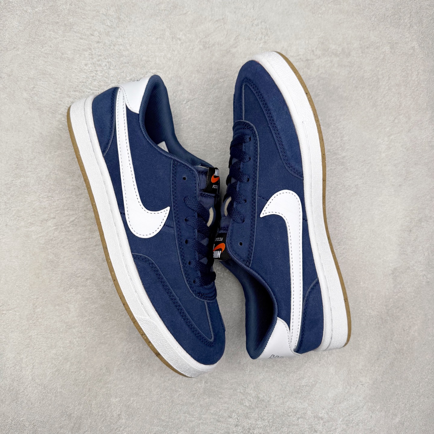 图片[3]-NK SB FC standard 绒面革防滑耐磨低帮板鞋 实拍调校N版已经零色差零失真 百分百还原实物色彩所见即所得 不存在货不对板色差等低级问题 选购参考实物拍摄 不混卖不参货 只用心做好货严格选品 承诺混一赔十 尺码：36 36.5 37.5 38 38.5 39 40 40.5 41 42 42.5 43 44 44.5 45-选品中心