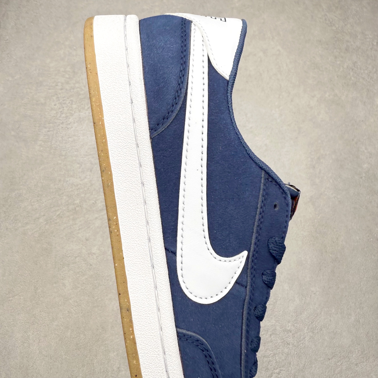 图片[6]-NK SB FC standard 绒面革防滑耐磨低帮板鞋 实拍调校N版已经零色差零失真 百分百还原实物色彩所见即所得 不存在货不对板色差等低级问题 选购参考实物拍摄 不混卖不参货 只用心做好货严格选品 承诺混一赔十 尺码：36 36.5 37.5 38 38.5 39 40 40.5 41 42 42.5 43 44 44.5 45-选品中心