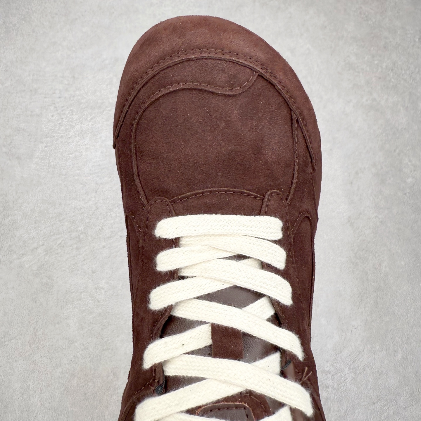 图片[4]-BOTTEGA VENETA Orbit Runner BV葆蝶家时尚休闲王一博同款老爹鞋运动鞋 原版开发 一比一打造 相似度百分之99以上 市场一梯队级别品质 区别市场任何标文顶级品质版本 采用轻质科技网布面料 搭配几何图案设计橡胶外底 王炸系列 高版本 认准套包工艺 实际增高很多哦 还是一样显腿细非常nice 耐玩耐造 对标对版 套包鞋工艺 认准高版本 大底选用拼色TPU大底 配置原版包装 尺码：35 36 37 38 39 40 41 42 43 44 45-选品中心