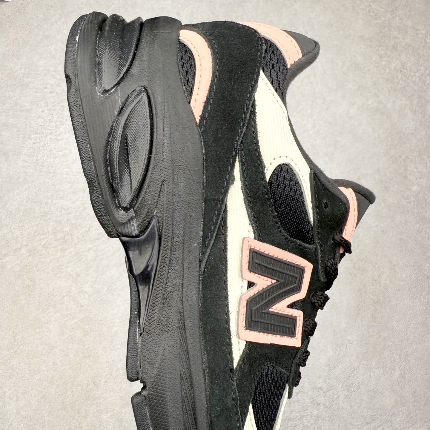 图片[6]-New Balance NB2010系列新百伦经典复古休闲运动板鞋 以ENCAP中底配以升级版 N-ERGY缓震物料 鞋面则采用特色的柔软麂皮搭以NewBalance经典的尼龙网布 低调中还原跑鞋本真 更年轻化的设计理念与材质 让新世代青年得以用全新视角体验经典鞋款的传奇魅力尺码：36 37 37.5 38 38.5 39.5 40 40.5 41.5 42 42.5 43 44 45-选品中心