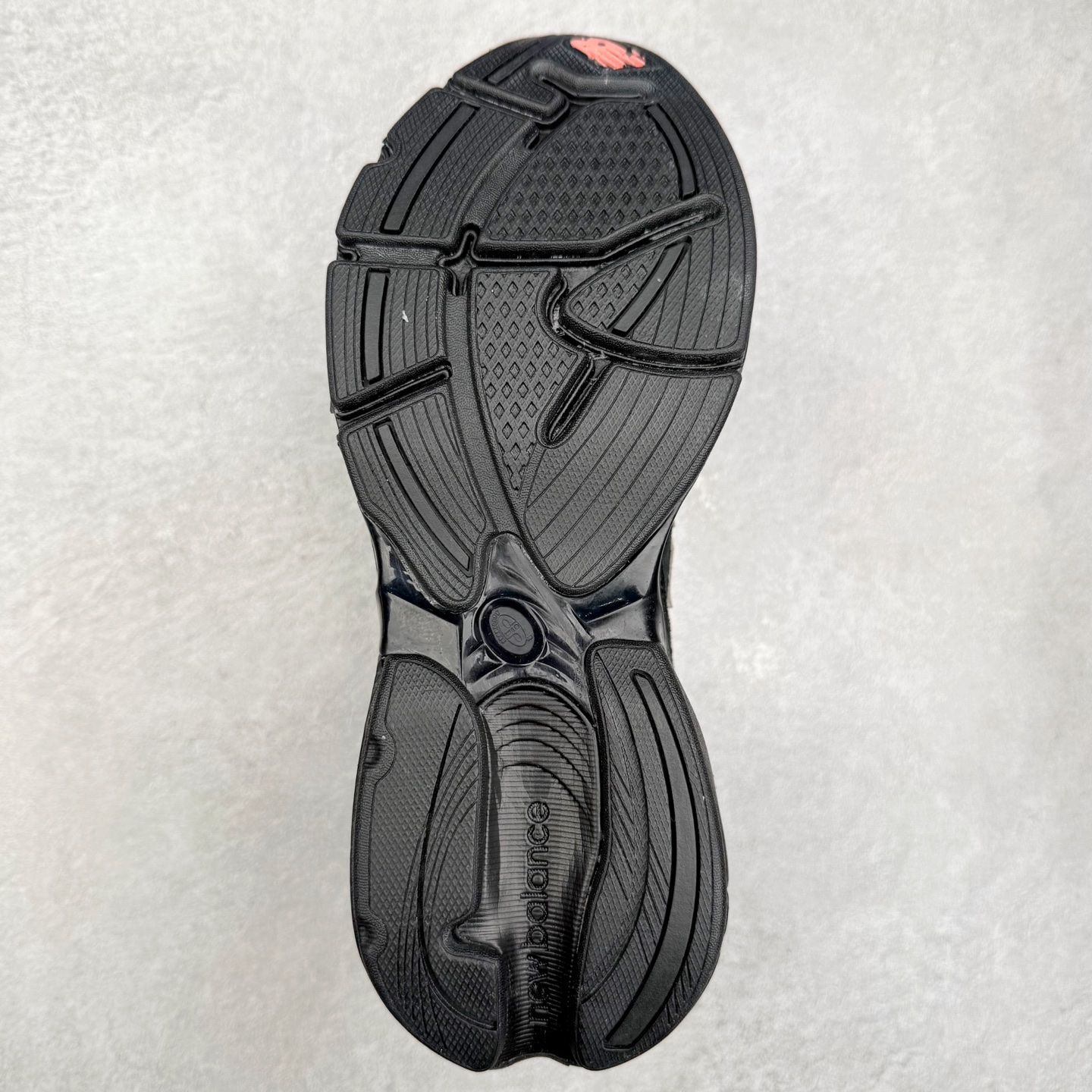 图片[9]-New Balance NB2010系列新百伦经典复古休闲运动板鞋 以ENCAP中底配以升级版 N-ERGY缓震物料 鞋面则采用特色的柔软麂皮搭以NewBalance经典的尼龙网布 低调中还原跑鞋本真 更年轻化的设计理念与材质 让新世代青年得以用全新视角体验经典鞋款的传奇魅力尺码：36 37 37.5 38 38.5 39.5 40 40.5 41.5 42 42.5 43 44 45-选品中心