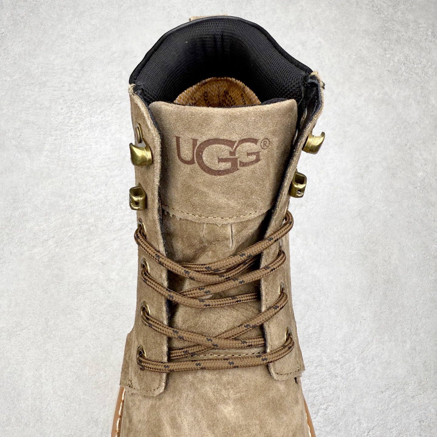 图片[5]-UGG 秋冬新品男士中帮休闲马丁靴系列 广东大厂品质 25ss秋冬新款 时尚潮流搭配 面料釆用意大利进口磨砂牛皮 全鞋真牛皮材料 大底到五金都是代工厂原材料制作 好货不杀猪 首单质量严格把控 全套官网统一包装 今年冬季防寒户外专用产品 日常随意搭配 型男必备‼美国轻奢品牌【UGG】Tasman Weather Hybrid 塔斯曼混合系列中帮轻量休闲马丁靴“ 尺码：39-44（比运动鞋大一码）-选品中心