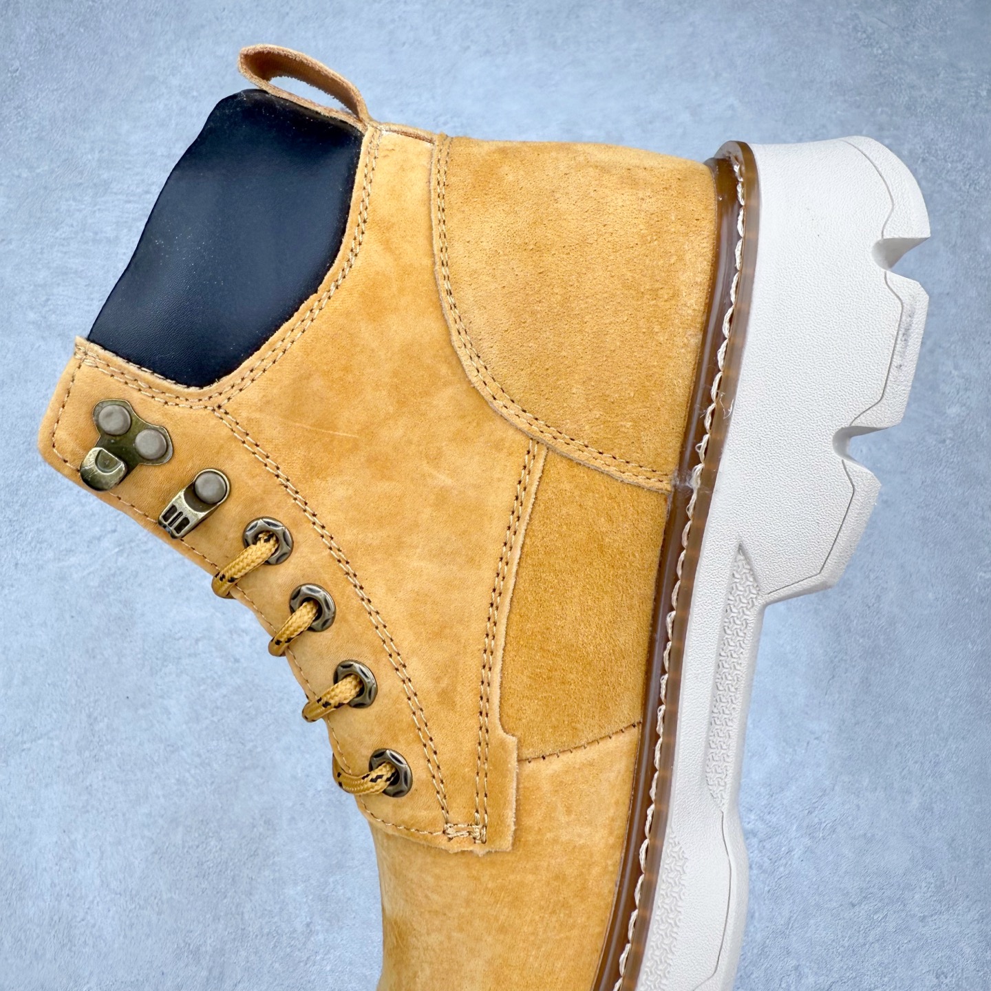 图片[7]-UGG 秋冬新品男士中帮休闲马丁靴系列 广东大厂品质 25ss秋冬新款 时尚潮流搭配 面料釆用意大利进口磨砂牛皮 全鞋真牛皮材料 大底到五金都是代工厂原材料制作 好货不杀猪 首单质量严格把控 全套官网统一包装 今年冬季防寒户外专用产品 日常随意搭配 型男必备‼美国轻奢品牌【UGG】Tasman Weather Hybrid 塔斯曼混合系列中帮轻量休闲马丁靴“ 尺码：39-44（比运动鞋大一码）-选品中心