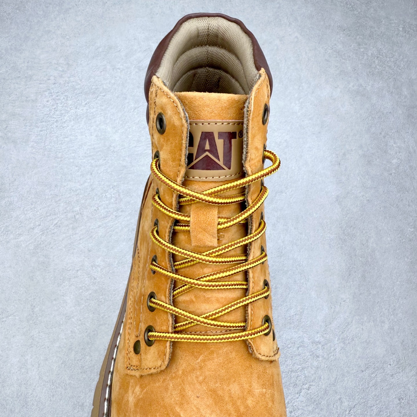 图片[5]-CAT卡特 户外工装轻底休闲马丁靴大黄靴系列 广东大厂品质 全新工艺升级 全鞋真牛皮材料 大底到五金都是代工厂原材料制作 同原版固特异永不开胶工艺 好货不杀猪 首单质量严格把控 全网独家首发 品质毋庸置疑 全套官网统一包装 今年冬季防寒户外专用 日常随意搭配 尺码：39 40 41 42 43 44（皮鞋码）-选品中心