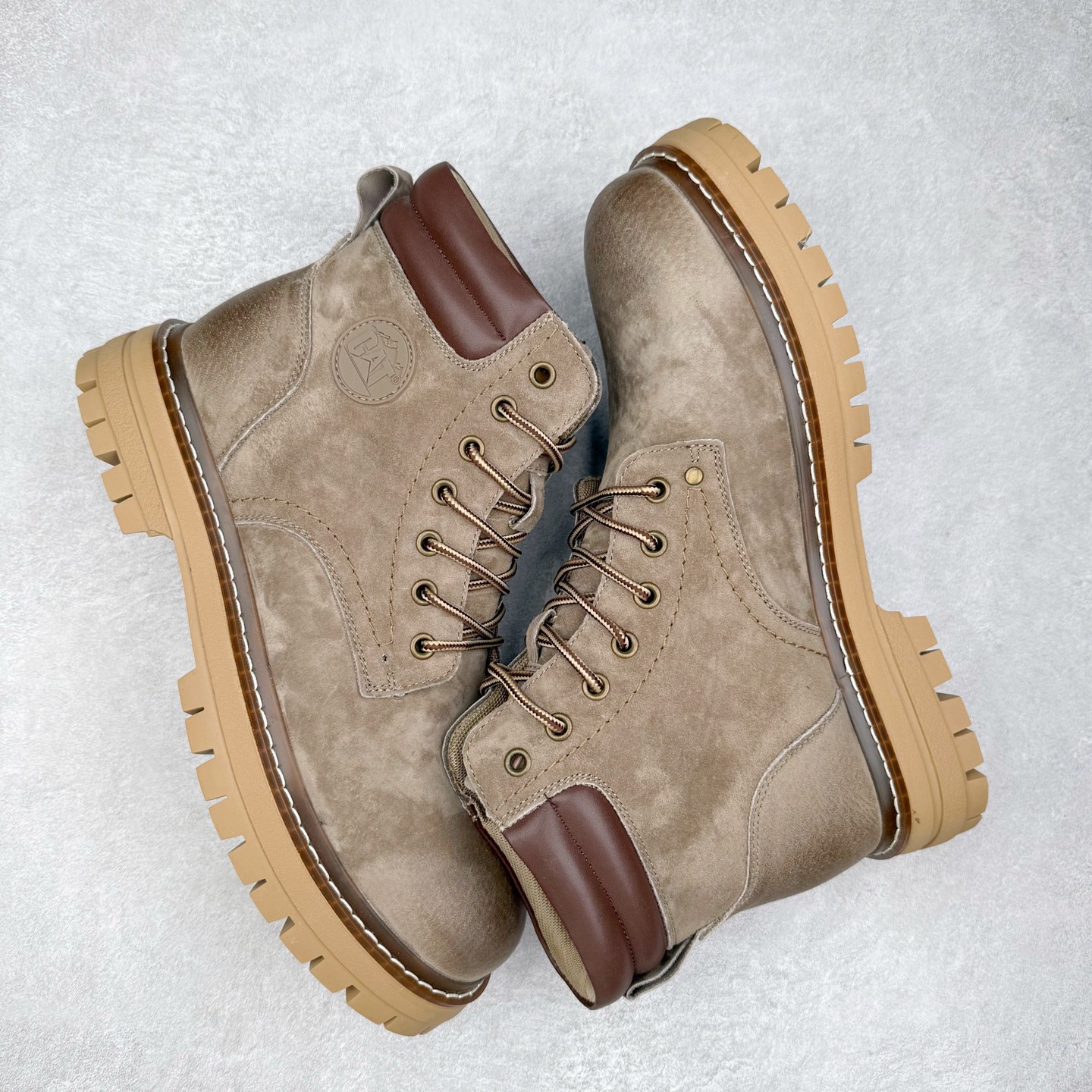 图片[3]-CAT卡特 户外工装轻底休闲马丁靴大黄靴系列 广东大厂品质 全新工艺升级 全鞋真牛皮材料 大底到五金都是代工厂原材料制作 同原版固特异永不开胶工艺 好货不杀猪 首单质量严格把控 全网独家首发 品质毋庸置疑 全套官网统一包装 今年冬季防寒户外专用 日常随意搭配 尺码：39 40 41 42 43 44（皮鞋码）-选品中心