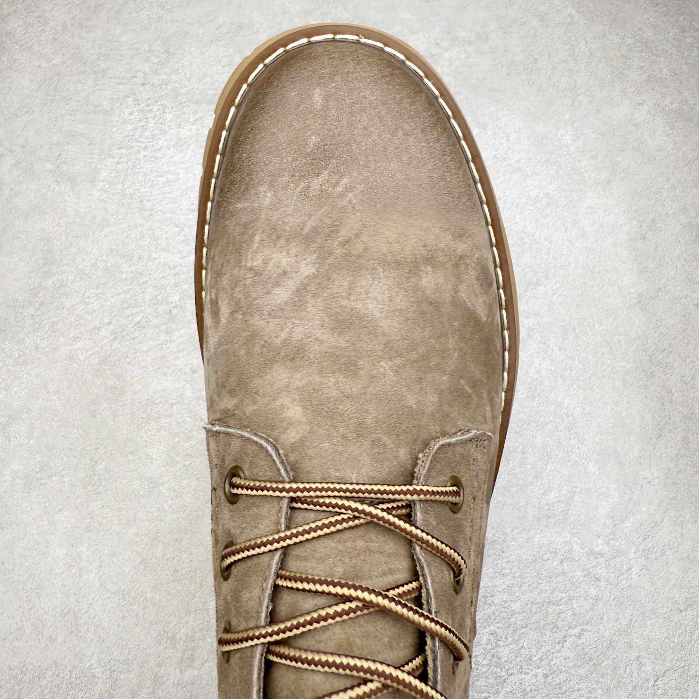 图片[4]-CAT卡特 户外工装轻底休闲马丁靴大黄靴系列 广东大厂品质 全新工艺升级 全鞋真牛皮材料 大底到五金都是代工厂原材料制作 同原版固特异永不开胶工艺 好货不杀猪 首单质量严格把控 全网独家首发 品质毋庸置疑 全套官网统一包装 今年冬季防寒户外专用 日常随意搭配 尺码：39 40 41 42 43 44（皮鞋码）-选品中心