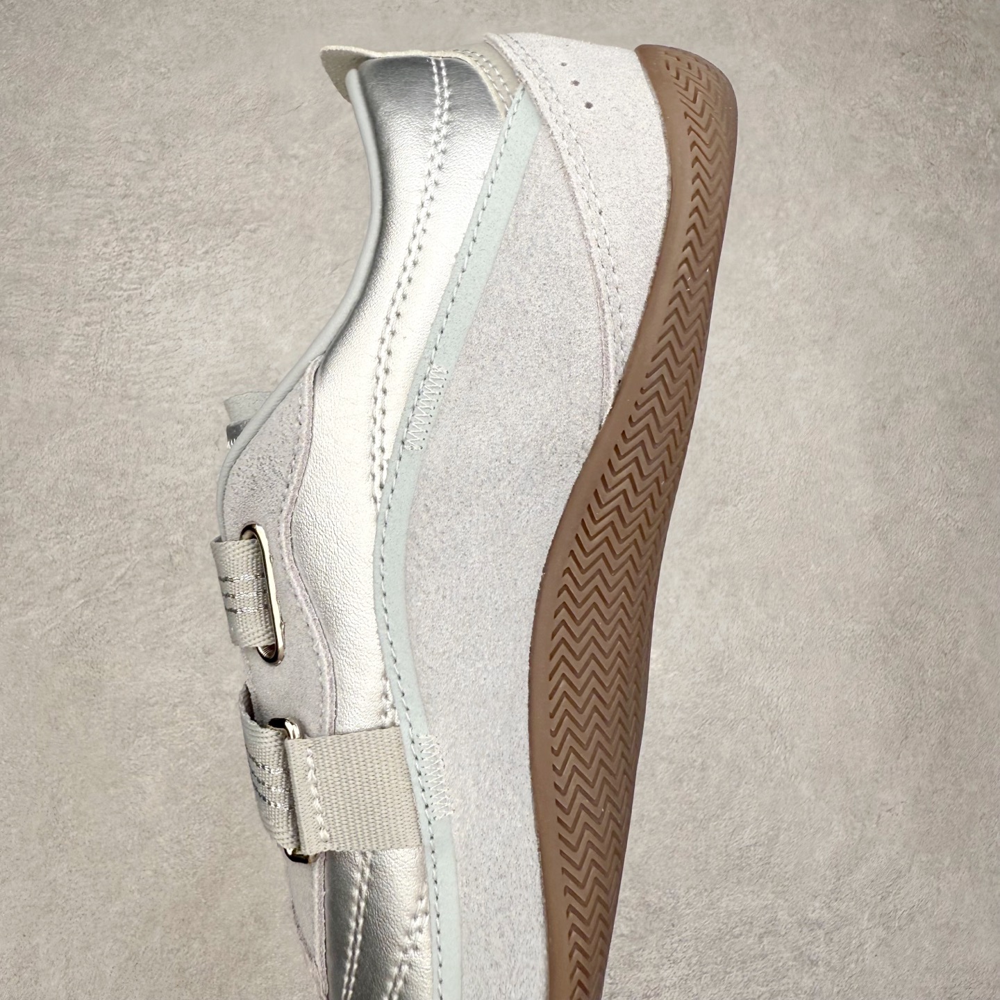 图片[7]-AD FOS URBAN REVERIE 舒适百搭 耐磨 低帮 生活休闲鞋 JQ9392 实拍调校N版已经零色差零失真 百分百还原实物色彩所见即所得 不存在货不对板色差等低级问题 选购参考实物拍摄 不混卖不参货 只用心做好货严格选品 承诺混一赔十 尺码：36 36.5 37.5 38 38.5 39 40 40.5 41 42 42.5 43 44 44.5 45-选品中心