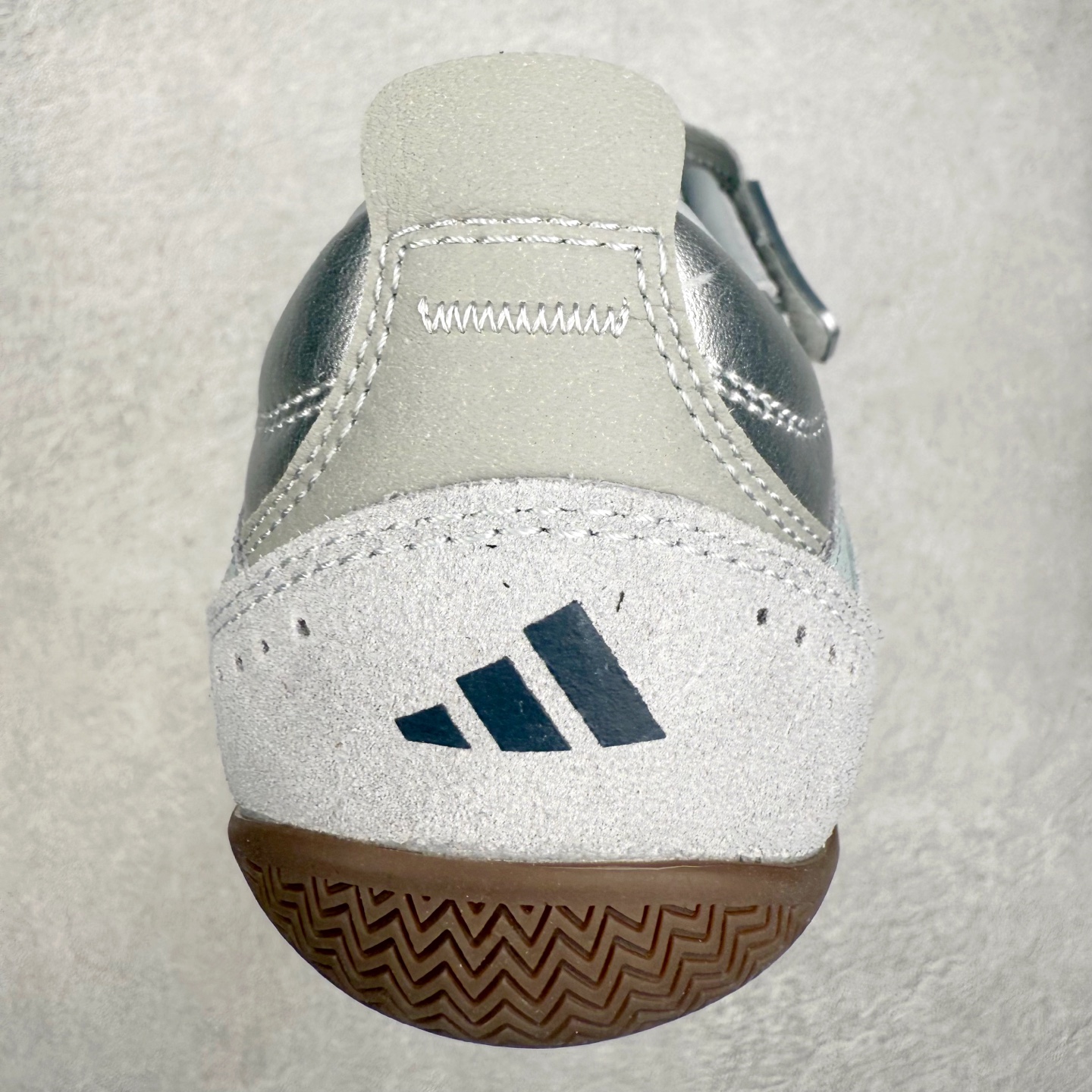 图片[8]-AD FOS URBAN REVERIE 舒适百搭 耐磨 低帮 生活休闲鞋 JQ9392 实拍调校N版已经零色差零失真 百分百还原实物色彩所见即所得 不存在货不对板色差等低级问题 选购参考实物拍摄 不混卖不参货 只用心做好货严格选品 承诺混一赔十 尺码：36 36.5 37.5 38 38.5 39 40 40.5 41 42 42.5 43 44 44.5 45-选品中心