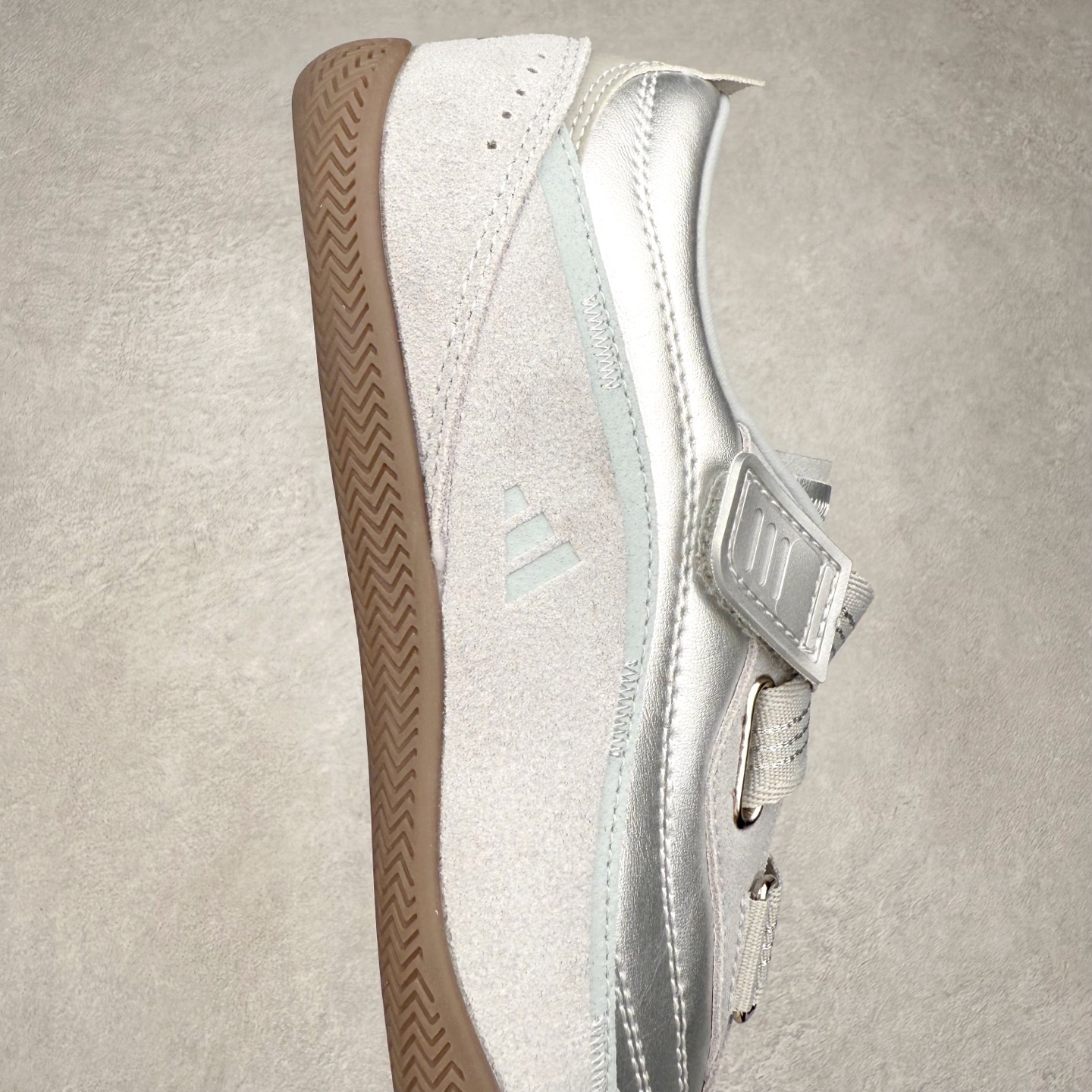 图片[6]-AD FOS URBAN REVERIE 舒适百搭 耐磨 低帮 生活休闲鞋 JQ9392 实拍调校N版已经零色差零失真 百分百还原实物色彩所见即所得 不存在货不对板色差等低级问题 选购参考实物拍摄 不混卖不参货 只用心做好货严格选品 承诺混一赔十 尺码：36 36.5 37.5 38 38.5 39 40 40.5 41 42 42.5 43 44 44.5 45-选品中心