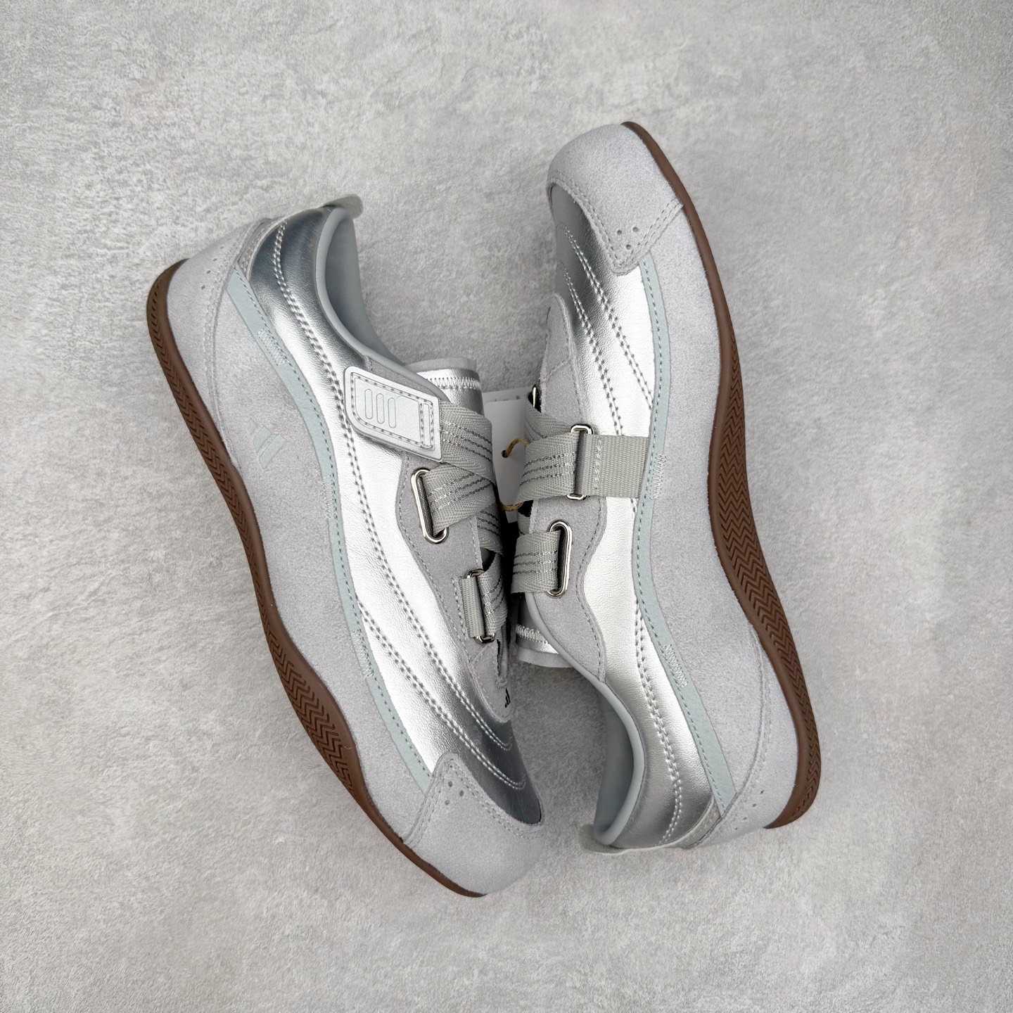 图片[3]-AD FOS URBAN REVERIE 舒适百搭 耐磨 低帮 生活休闲鞋 JQ9392 实拍调校N版已经零色差零失真 百分百还原实物色彩所见即所得 不存在货不对板色差等低级问题 选购参考实物拍摄 不混卖不参货 只用心做好货严格选品 承诺混一赔十 尺码：36 36.5 37.5 38 38.5 39 40 40.5 41 42 42.5 43 44 44.5 45-选品中心