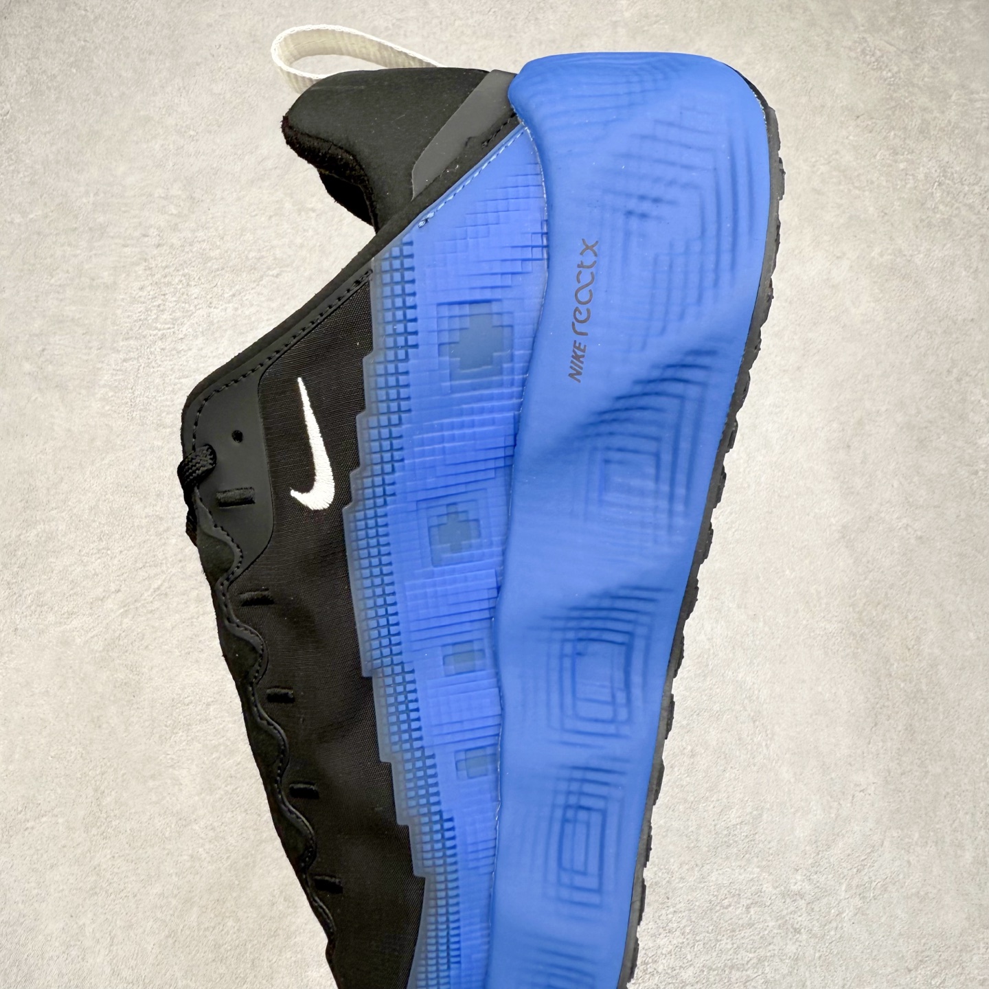 图片[7]-HYEIN SEO x NK Ava Rover 百搭舒适耐磨低帮跑步鞋 男女同款 流线型轮廓，通过轻薄物料鞋面结合 TPU 网格状支撑示人，增厚的中底材质选用 ReactX 加持，华夫外底收尾。鞋垫与后跟鞋提，克制点缀 Hyein Seo 字样。鞋垫与鞋提则采用菱形格纹的变化元素呈现。实拍调校N版已经零色差零失真 百分百还原实物色彩所见即所得 不存在货不对板色差等低级问题 选购参考实物拍摄 不混卖不参货 只用心做好货严格选品 承诺混一赔十 尺码：36 36.5 37.5 38 38.5 39 40 40.5 41 42 42.5 43 44 44.5 45-选品中心