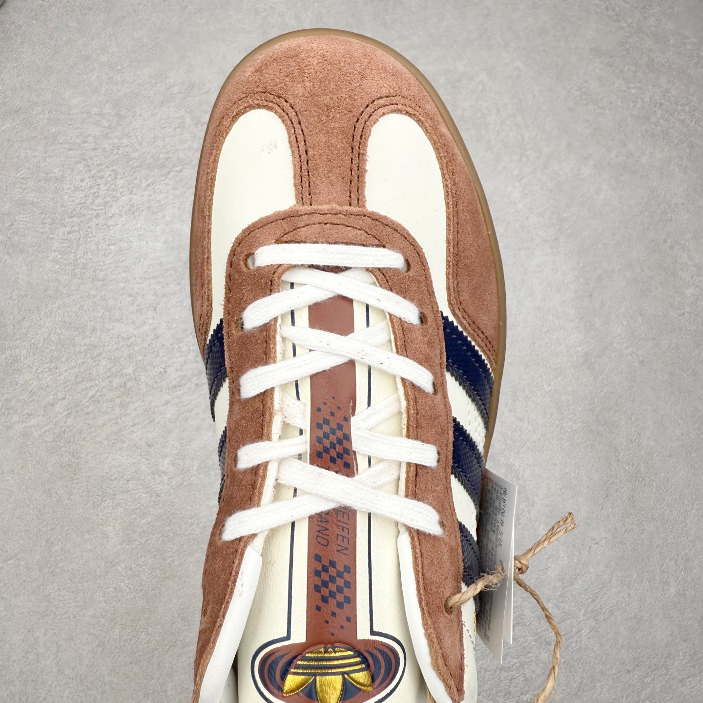 图片[4]-AD Gazelle Indoor Trainers 羚羊内训系列低帮复古百搭休闲运动德训风板鞋 JP9221 90年代经典的复刻版！自60年代以足球训练鞋面世以来,Gazelle就以其经典设计席卷全球。1991年版本的复刻,再造经典Gazelle。采用皮革打造,搭配浊色细节,让这款经典更加简约。尺码：36 36⅔ 37⅓ 38 38⅔ 39⅓ 40 40⅔ 41⅓ 42 42⅔ 43⅓ 44⅓ 44⅔ 45-选品中心