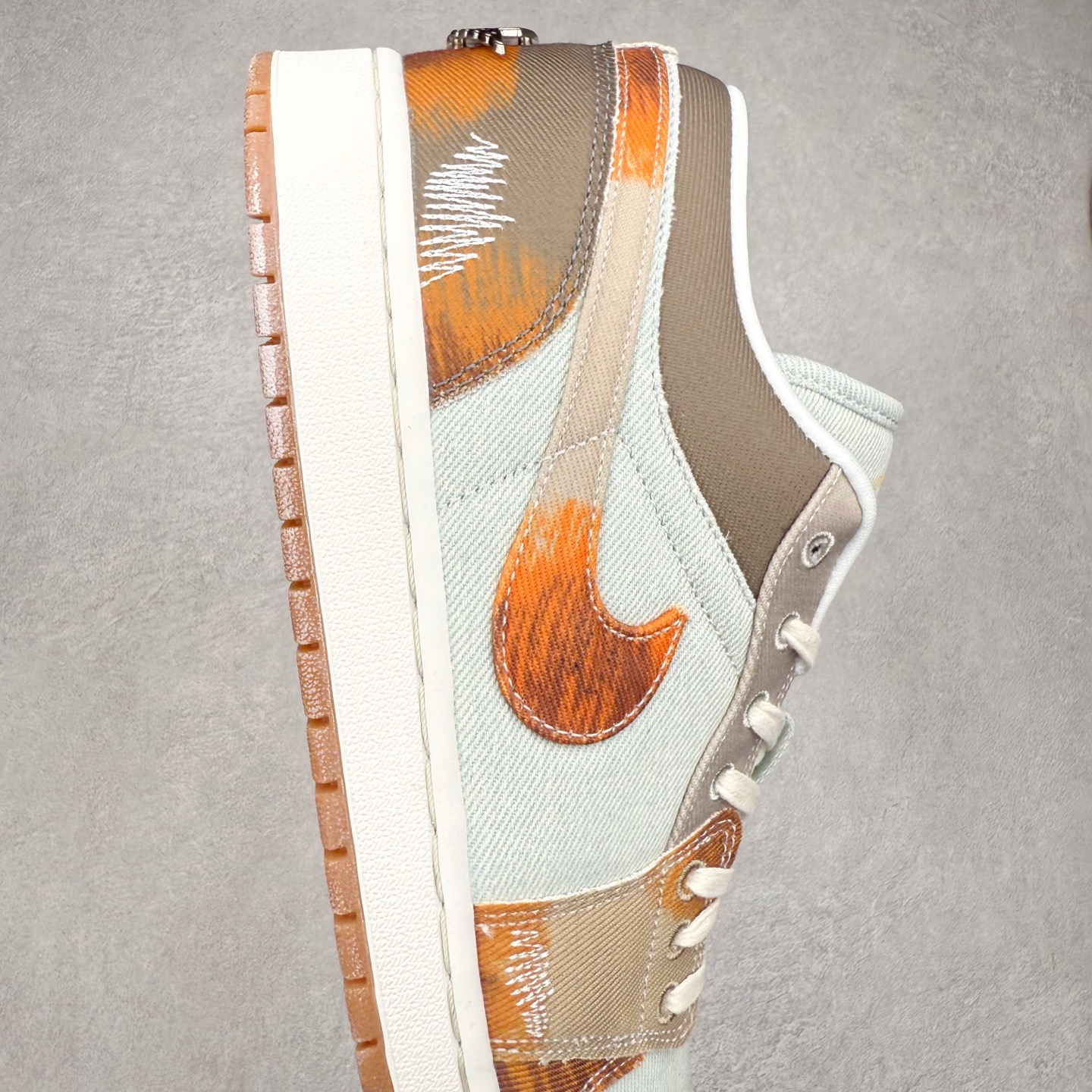 图片[6]-＃K版 Air Jordan AJ1 Low 低帮 IM6664-991 全新流水线出品 DT版本唯一平替选择 市场第二梯队最强版 全部原鞋开发 原楦原纸板开发 全鞋电脑针车 原厂内置全掌气垫 原盒内在原标 唯一Zp原版鞋带绑法 免检产品 全新2022版型 全头层皮料 完美零毛边处理 原厂配置全掌气垫 价格定位良心 几十个配色陆续出货 实拍调校N版已经零色差零失真 百分百还原实物色彩所见即所得 不存在货不对板色差等低级问题 选购参考实物拍摄 不混卖不参货 只用心做好货严格选品 承诺混一赔十 尺码：36 36.5 37.5 38 38.5 39 40 40.5 41 42 42.5 43 44 44.5 45-选品中心