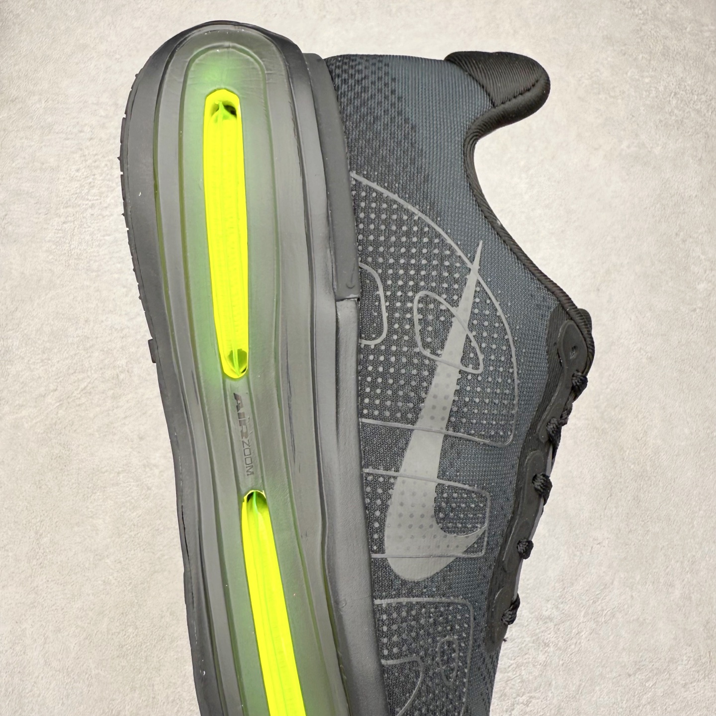 图片[6]-NK Vomero Premium 时尚舒适 网布防滑耐磨 低帮跑步鞋 HQ2050-001 实拍调校N版已经零色差零失真 百分百还原实物色彩所见即所得 不存在货不对板色差等低级问题 选购参考实物拍摄 不混卖不参货 只用心做好货严格选品 承诺混一赔十 尺码：36 36.5 37.5 38 38.5 39 40 40.5 41 42 42.5 43 44 44.5 45-选品中心