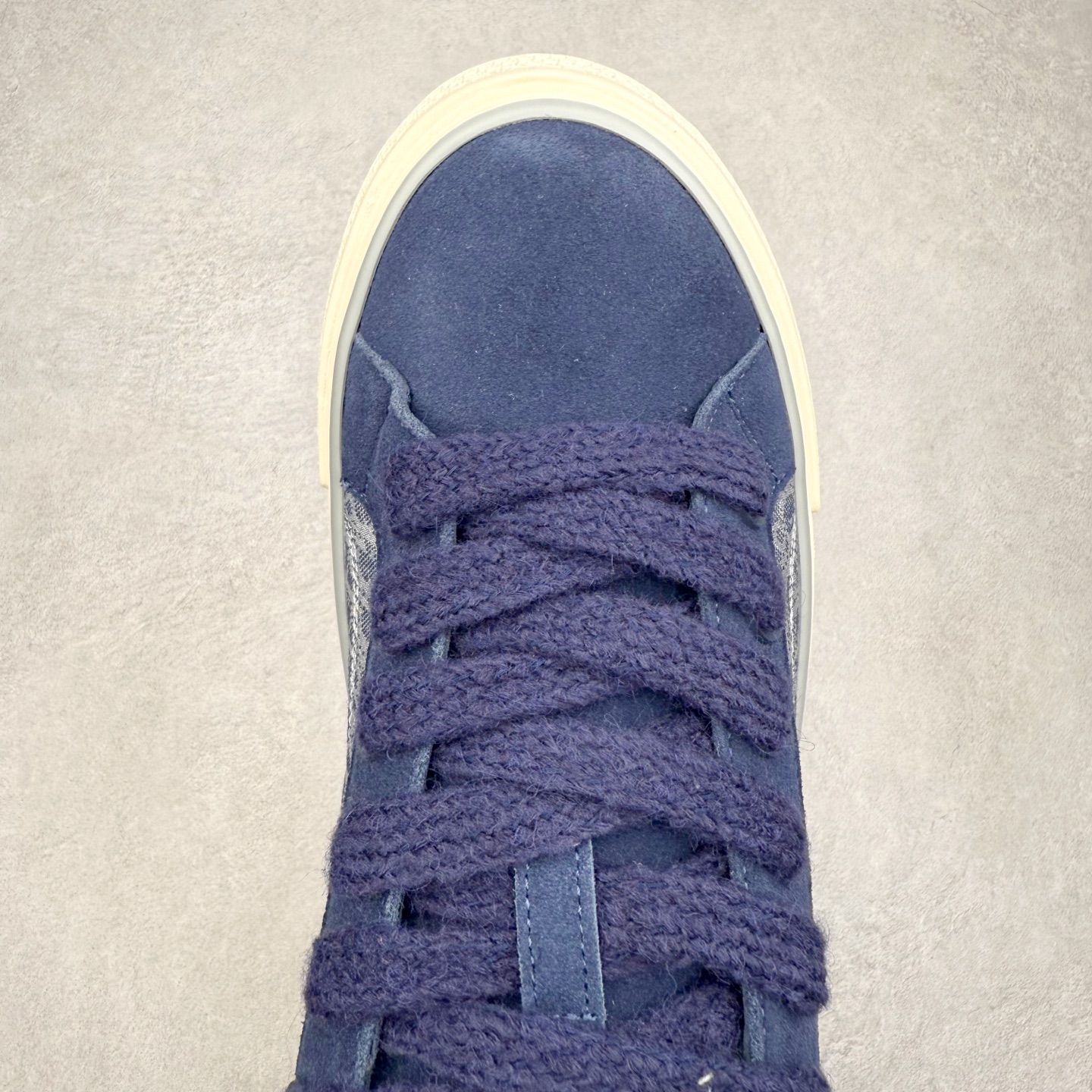 图片[4]-＃纯原 Dior B33 迪奥印花系带时尚运动板鞋网球鞋 全套原厂新版原纸板楦头开发 原厂特供皮料加持 原档数据大底 高频字母排版细节 还原 Zp 高端零售特供批次 2023秋季新品 彰显非凡的精湛工艺 重新诠释经典的网球鞋 时尚的廓形突显厚实感 采用全新的拉绒马海毛针织面料 突显柔软触感与富有层次感的流行色彩 搭配棕色绒面革镶片提升格调 别具一格的加垫鞋舌点缀以压花效果Dior标志 后侧点缀以Dior 30Avenue Montaigne标志 可为各式休闲造型增添时尚气质 尺码：40 41 42 43 44 45 46-选品中心