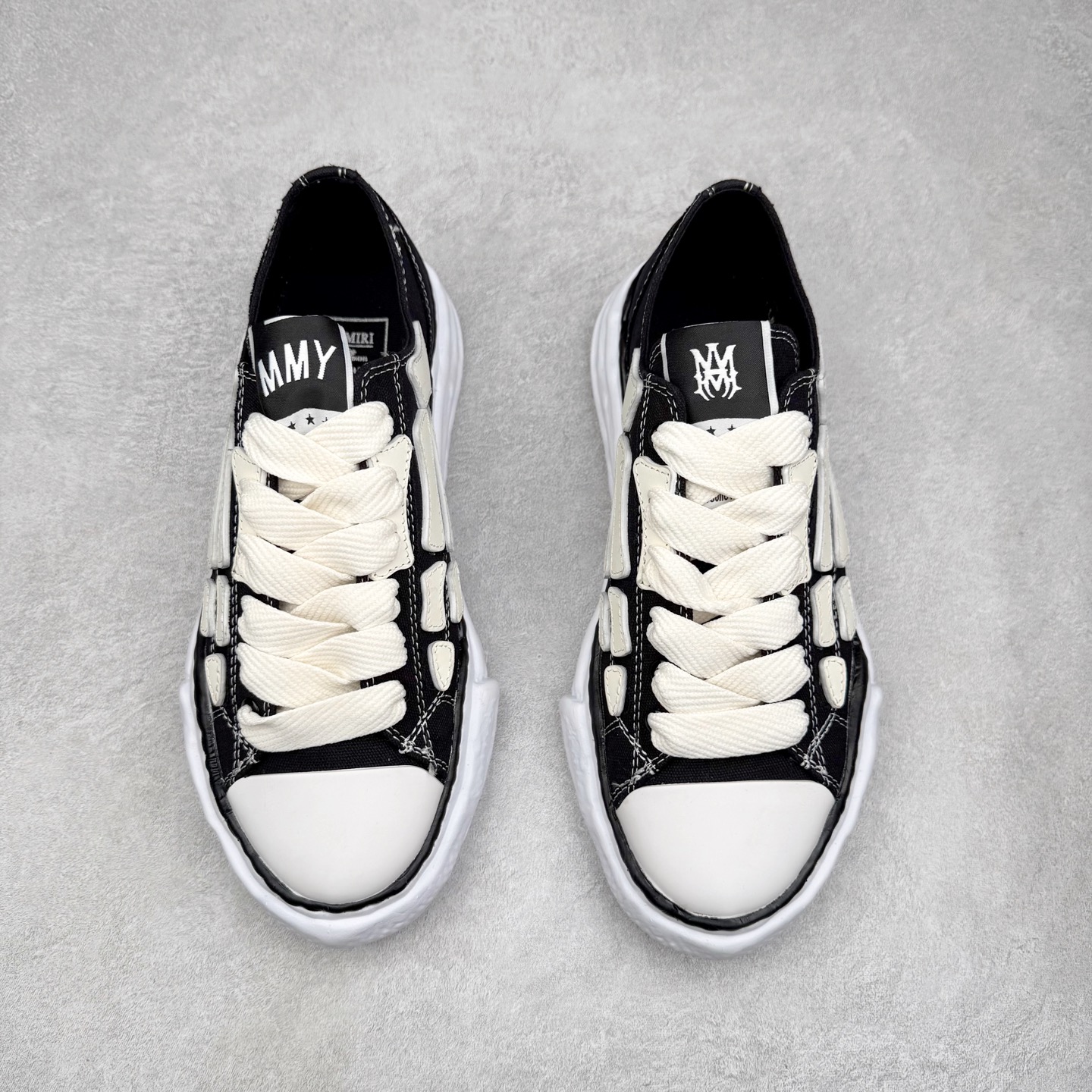 图片[2]-＃原厂 MMY/Maison MIHARA YASUHIRO Wayne Original Sole Leather Low Sneaker贝壳头版变形溶解雪糕底低帮百搭休闲运动板鞋 余文乐挚爱单品 复古溶解风 日本概念时装设计师･三原康裕品牌广东原产 原楦原纸版开发楦型 全新开发双模一次发泡点位气孔EVA中底 底部嵌入组合RB橡胶耐磨大底 采用全粒面头层皮革鞋面材质 正确织麦及包装盒 清晰后跟电绣LOGO 注意区别普通版本‼️尺码：35-45 偏大一码-选品中心