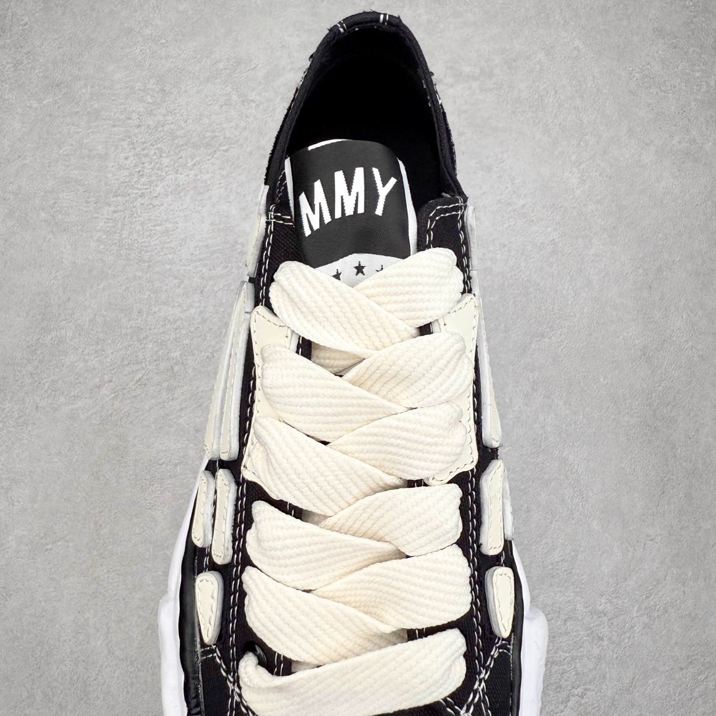 图片[5]-＃原厂 MMY/Maison MIHARA YASUHIRO Wayne Original Sole Leather Low Sneaker贝壳头版变形溶解雪糕底低帮百搭休闲运动板鞋 余文乐挚爱单品 复古溶解风 日本概念时装设计师･三原康裕品牌广东原产 原楦原纸版开发楦型 全新开发双模一次发泡点位气孔EVA中底 底部嵌入组合RB橡胶耐磨大底 采用全粒面头层皮革鞋面材质 正确织麦及包装盒 清晰后跟电绣LOGO 注意区别普通版本‼️尺码：35-45 偏大一码-选品中心