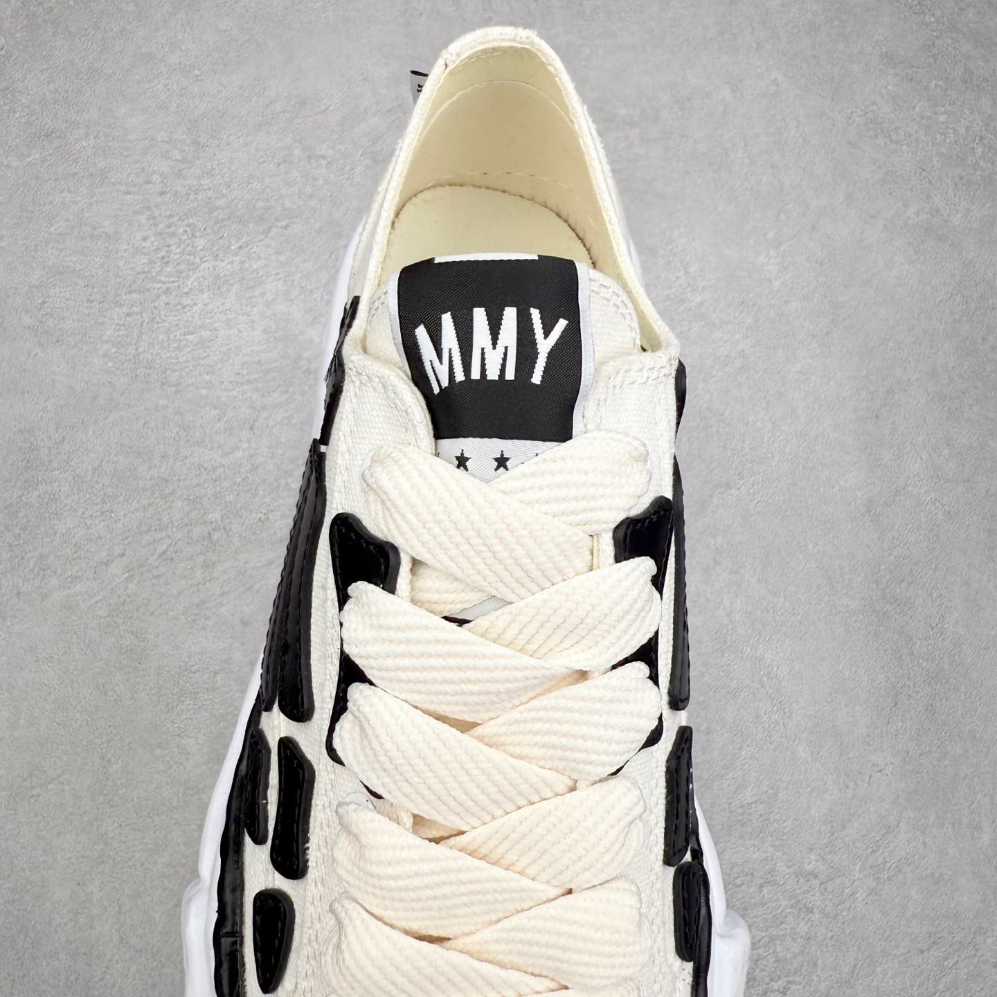 图片[5]-＃原厂 MMY/Maison MIHARA YASUHIRO Wayne Original Sole Leather Low Sneaker贝壳头版变形溶解雪糕底低帮百搭休闲运动板鞋 余文乐挚爱单品 复古溶解风 日本概念时装设计师･三原康裕品牌广东原产 原楦原纸版开发楦型 全新开发双模一次发泡点位气孔EVA中底 底部嵌入组合RB橡胶耐磨大底 采用全粒面头层皮革鞋面材质 正确织麦及包装盒 清晰后跟电绣LOGO 注意区别普通版本‼️尺码：35-45 偏大一码-选品中心