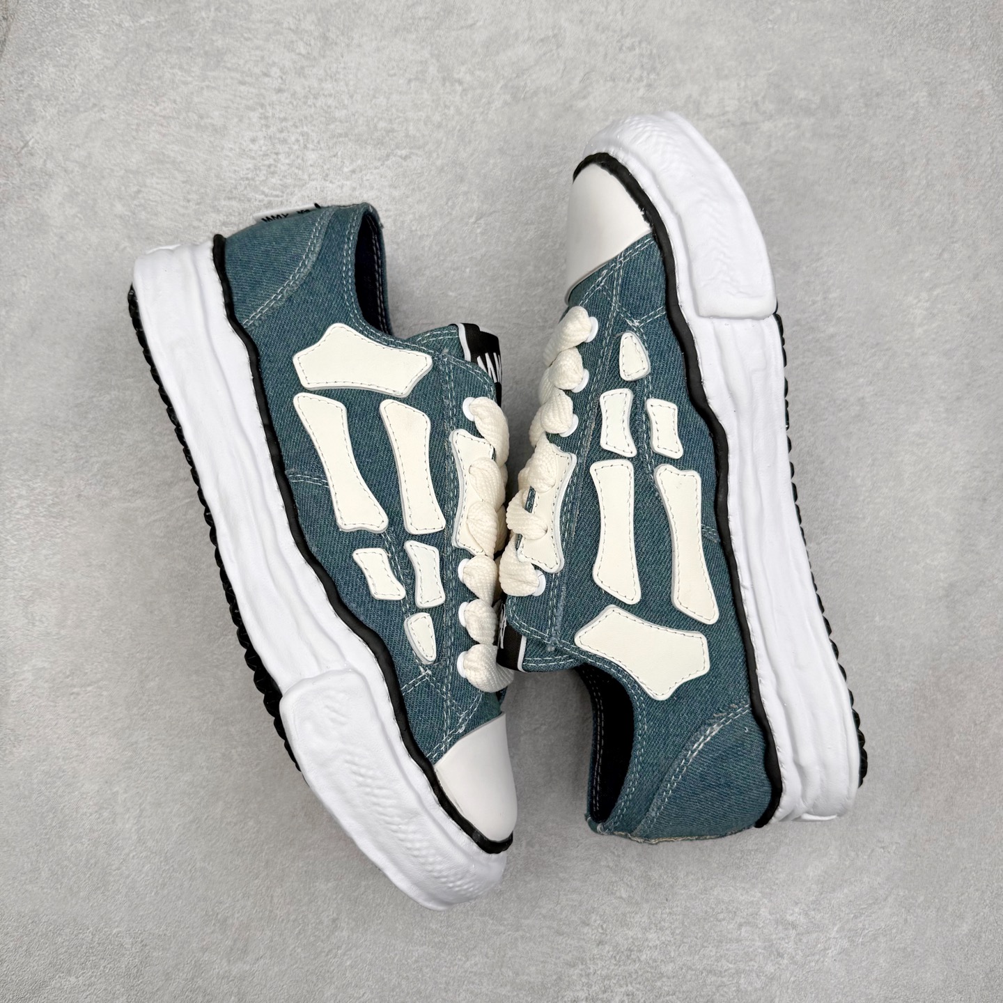 图片[3]-＃原厂 MMY/Maison MIHARA YASUHIRO Wayne Original Sole Leather Low Sneaker贝壳头版变形溶解雪糕底低帮百搭休闲运动板鞋 余文乐挚爱单品 复古溶解风 日本概念时装设计师･三原康裕品牌广东原产 原楦原纸版开发楦型 全新开发双模一次发泡点位气孔EVA中底 底部嵌入组合RB橡胶耐磨大底 采用全粒面头层皮革鞋面材质 正确织麦及包装盒 清晰后跟电绣LOGO 注意区别普通版本‼️尺码：35-45 偏大一码-选品中心