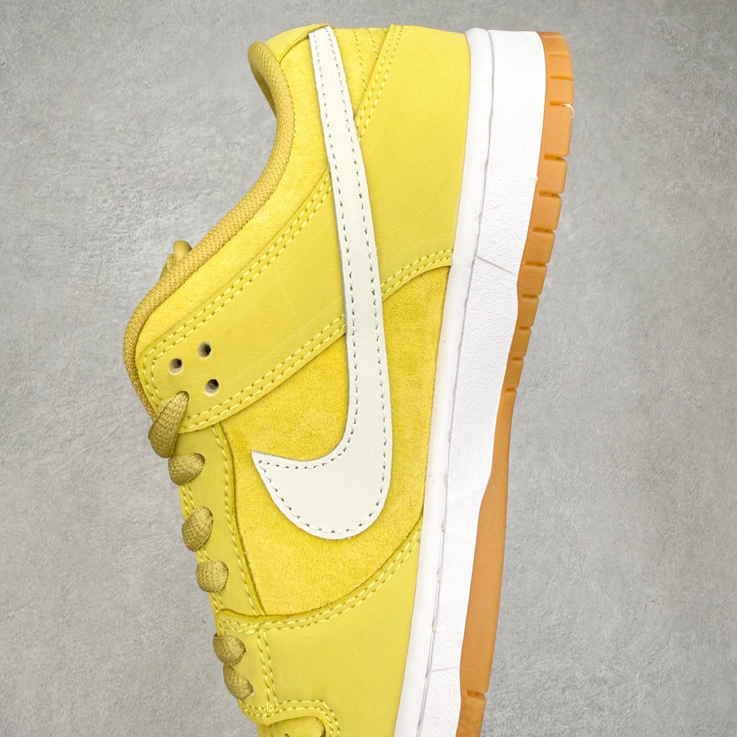 图片[7]-＃F版 NK SB Dunk Low FJ1674-700 极限压缩利润空间 超乎所想的高性价比 用料绝不含糊 原盒原配 正确耐磨橡胶大底 超高清洁度 全鞋零毛边皮料切割 全套原楦原模倾力打造完美版型 尺码：36 36.5 37.5 38 38.5 39 40 40.5 41 42 42.5 43 44 44.5 45 46 47.5-选品中心