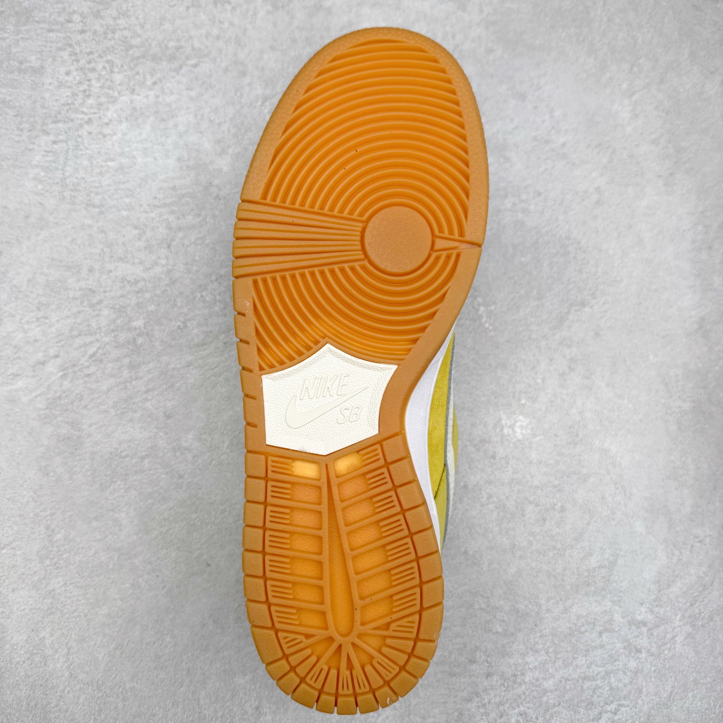 图片[9]-＃F版 NK SB Dunk Low FJ1674-700 极限压缩利润空间 超乎所想的高性价比 用料绝不含糊 原盒原配 正确耐磨橡胶大底 超高清洁度 全鞋零毛边皮料切割 全套原楦原模倾力打造完美版型 尺码：36 36.5 37.5 38 38.5 39 40 40.5 41 42 42.5 43 44 44.5 45 46 47.5-选品中心