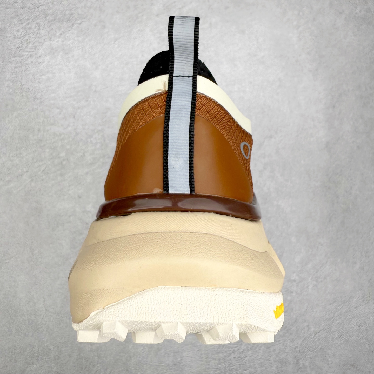 图片[8]-Oakley 欧克利 Light Shield 舒适耐磨防水低帮户外功能鞋 OAKLEY（欧克利）是美国的运动品牌，主攻的是各类功能眼镜，还有休闲装、滑雪、游泳、骑行及田径运动装。现在欧克利已经开始发展军事领域了，主要产的是军靴、手套、护目镜、风镜等。其中运动眼镜是深受运动人士喜爱的，自行车，滑雪，跑步等运动系列。实拍调校N版已经零色差零失真 百分百还原实物色彩所见即所得 不存在货不对板色差等低级问题 选购参考实物拍摄 不混卖不参货 只用心做好货严格选品 承诺混一赔十 尺码：36 36.5 37.5 38 38.5 39 40 40.5 41 42 42.5 43 44 44.5 45-选品中心