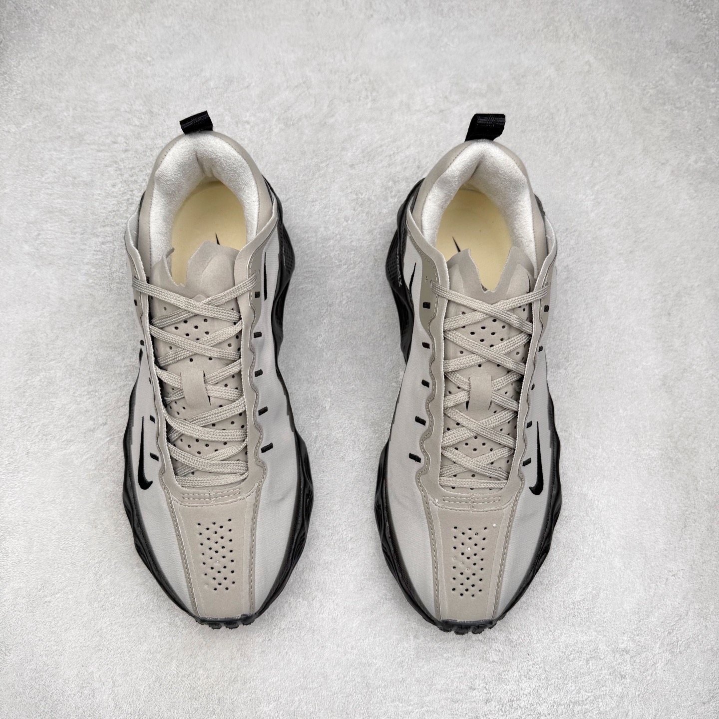 图片[2]-HYEIN SEO x NK Ava Rover 百搭舒适耐磨低帮跑步鞋 男女同款 流线型轮廓，通过轻薄物料鞋面结合 TPU 网格状支撑示人，增厚的中底材质选用 ReactX 加持，华夫外底收尾。鞋垫与后跟鞋提，克制点缀 Hyein Seo 字样。鞋垫与鞋提则采用菱形格纹的变化元素呈现。实拍调校N版已经零色差零失真 百分百还原实物色彩所见即所得 不存在货不对板色差等低级问题 选购参考实物拍摄 不混卖不参货 只用心做好货严格选品 承诺混一赔十 尺码：36 36.5 37.5 38 38.5 39 40 40.5 41 42 42.5 43 44 44.5 45-选品中心