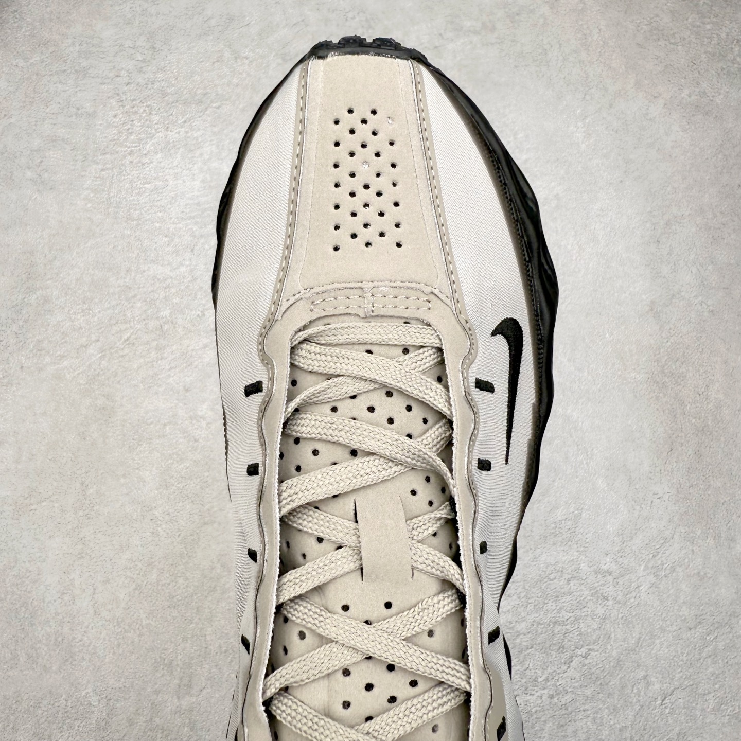 图片[4]-HYEIN SEO x NK Ava Rover 百搭舒适耐磨低帮跑步鞋 男女同款 流线型轮廓，通过轻薄物料鞋面结合 TPU 网格状支撑示人，增厚的中底材质选用 ReactX 加持，华夫外底收尾。鞋垫与后跟鞋提，克制点缀 Hyein Seo 字样。鞋垫与鞋提则采用菱形格纹的变化元素呈现。实拍调校N版已经零色差零失真 百分百还原实物色彩所见即所得 不存在货不对板色差等低级问题 选购参考实物拍摄 不混卖不参货 只用心做好货严格选品 承诺混一赔十 尺码：36 36.5 37.5 38 38.5 39 40 40.5 41 42 42.5 43 44 44.5 45-选品中心