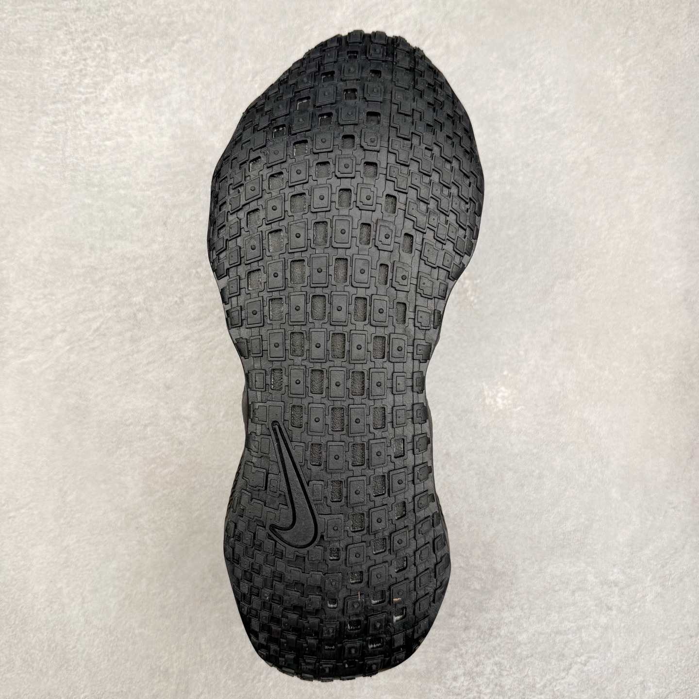 图片[9]-HYEIN SEO x NK Ava Rover 百搭舒适耐磨低帮跑步鞋 男女同款 流线型轮廓，通过轻薄物料鞋面结合 TPU 网格状支撑示人，增厚的中底材质选用 ReactX 加持，华夫外底收尾。鞋垫与后跟鞋提，克制点缀 Hyein Seo 字样。鞋垫与鞋提则采用菱形格纹的变化元素呈现。实拍调校N版已经零色差零失真 百分百还原实物色彩所见即所得 不存在货不对板色差等低级问题 选购参考实物拍摄 不混卖不参货 只用心做好货严格选品 承诺混一赔十 尺码：36 36.5 37.5 38 38.5 39 40 40.5 41 42 42.5 43 44 44.5 45-选品中心