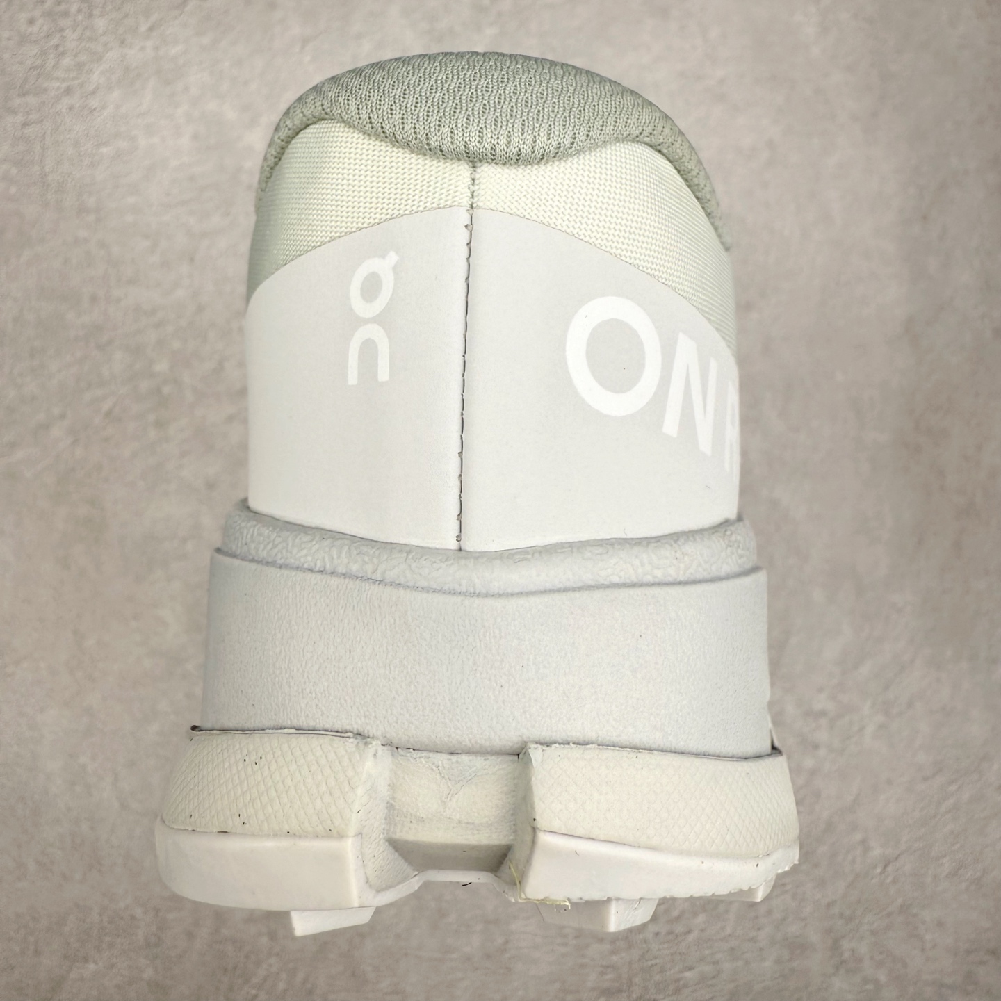 图片[8]-On昂跑 Cloudultra 3 百搭舒适透气低帮跑步鞋 此运动品牌 开创于2010年 缓震着陆、强效回弹、轻柔质感的设计构思始终是ON研制关键 与此同时基于“为全球提供革新性的跑步感受”信念 陆续推出了多款跑鞋及其以专业运动人体跑步工程学为设计关键的功能性跑步服饰设备 让跑者不费力气地畅快畅跑 尺码：36 36.5 37.5 38 38.5 39 40 40.5 41 42 42.5 43 44 44.5 45-选品中心