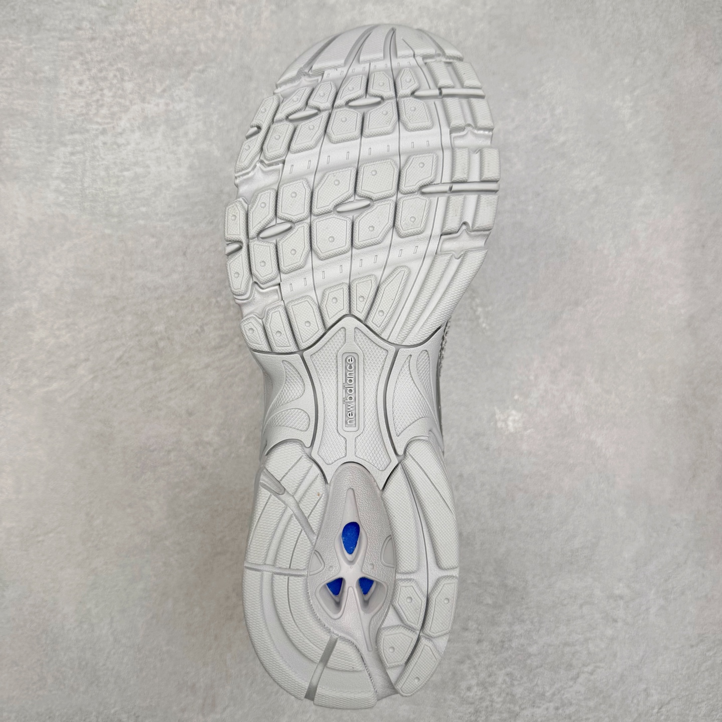 图片[9]-＃纯原 New Balance NB530 全套原楦原纸板原厂数据开发 原厂网纱 原装进口皮料正确卡色 正确中底拉帮中底网布细节 冲裁组合 匠心打造 耗时两个月开发完成 工艺极其复杂难度可想而知 新开独立私模大底 全网唯一正确做旧组合大底 高端零售专供产物 尺码：36 37 37.5 38 38.5 39.5 40 40.5 41.5 42 42.5 43 44 44.5-选品中心