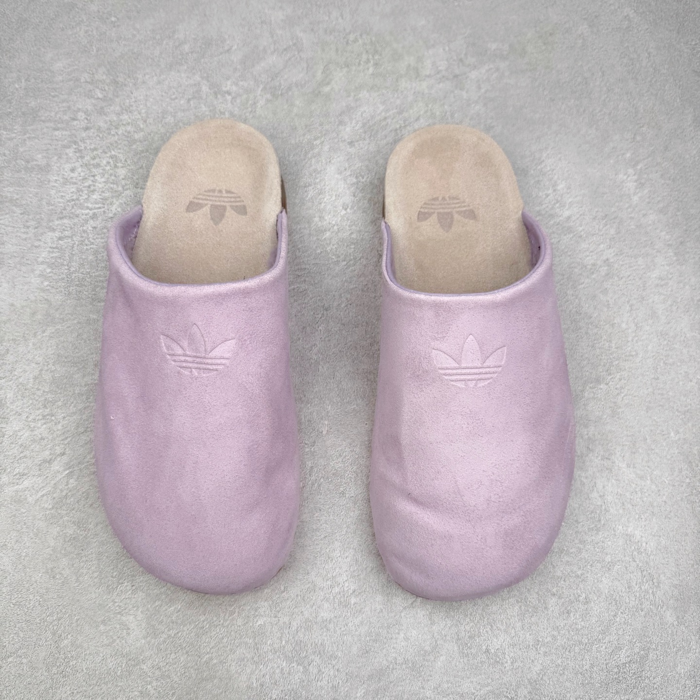 图片[2]-AD Originals Adimule 舒适百搭防磨包头拖鞋 男女同款 实拍调校N版已经零色差零失真 百分百还原实物色彩所见即所得 不存在货不对板色差等低级问题 选购参考实物拍摄 不混卖不参货 只用心做好货严格选品 承诺混一赔十 尺码：36 36.5 37.5 38 38.5 39 40 40.5 41 42 42.5 43 44 44.5 45-选品中心