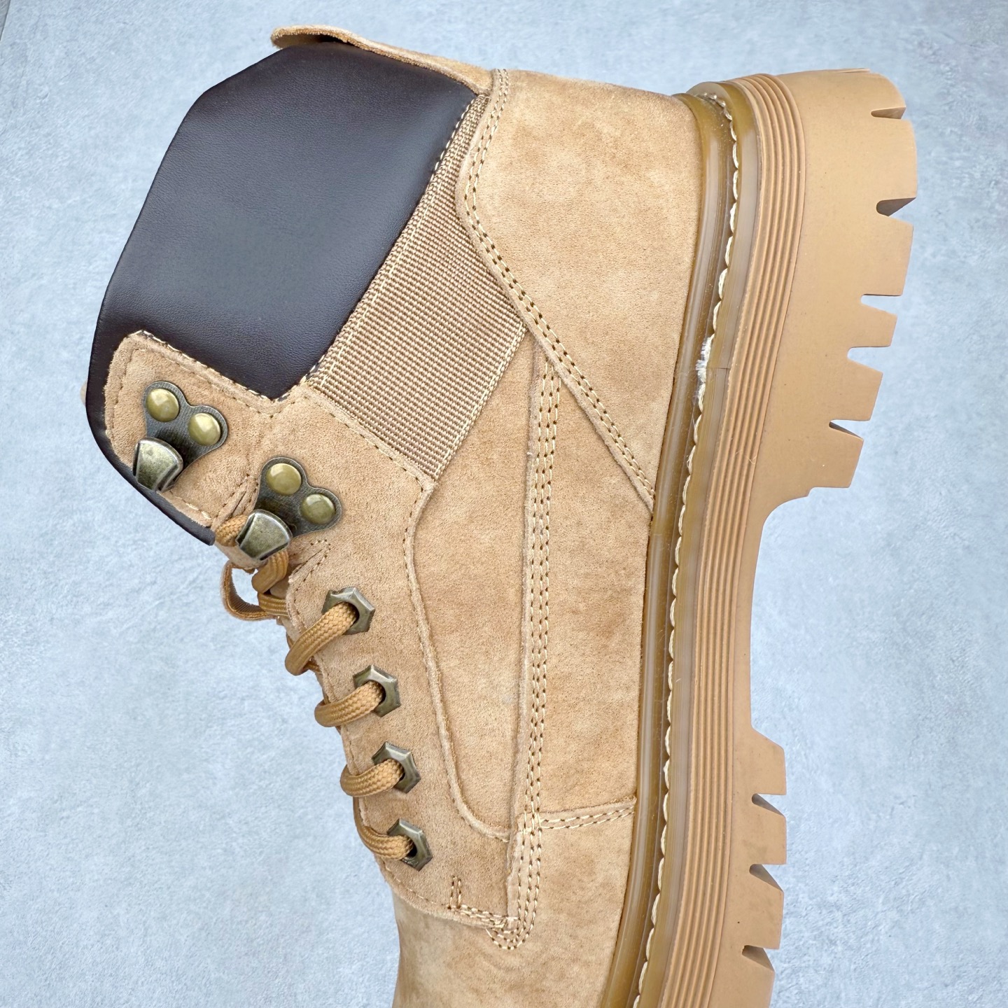 图片[7]-CAT卡特 户外工装轻底休闲马丁靴大黄靴系列 广东大厂品质 全新工艺升级 全鞋真牛皮材料 大底到五金都是代工厂原材料制作 同原版固特异永不开胶工艺 好货不杀猪 首单质量严格把控 全网独家首发 品质毋庸置疑 全套官网统一包装 今年冬季防寒户外专用 日常随意搭配 尺码：39 40 41 42 43 44（皮鞋码）-选品中心