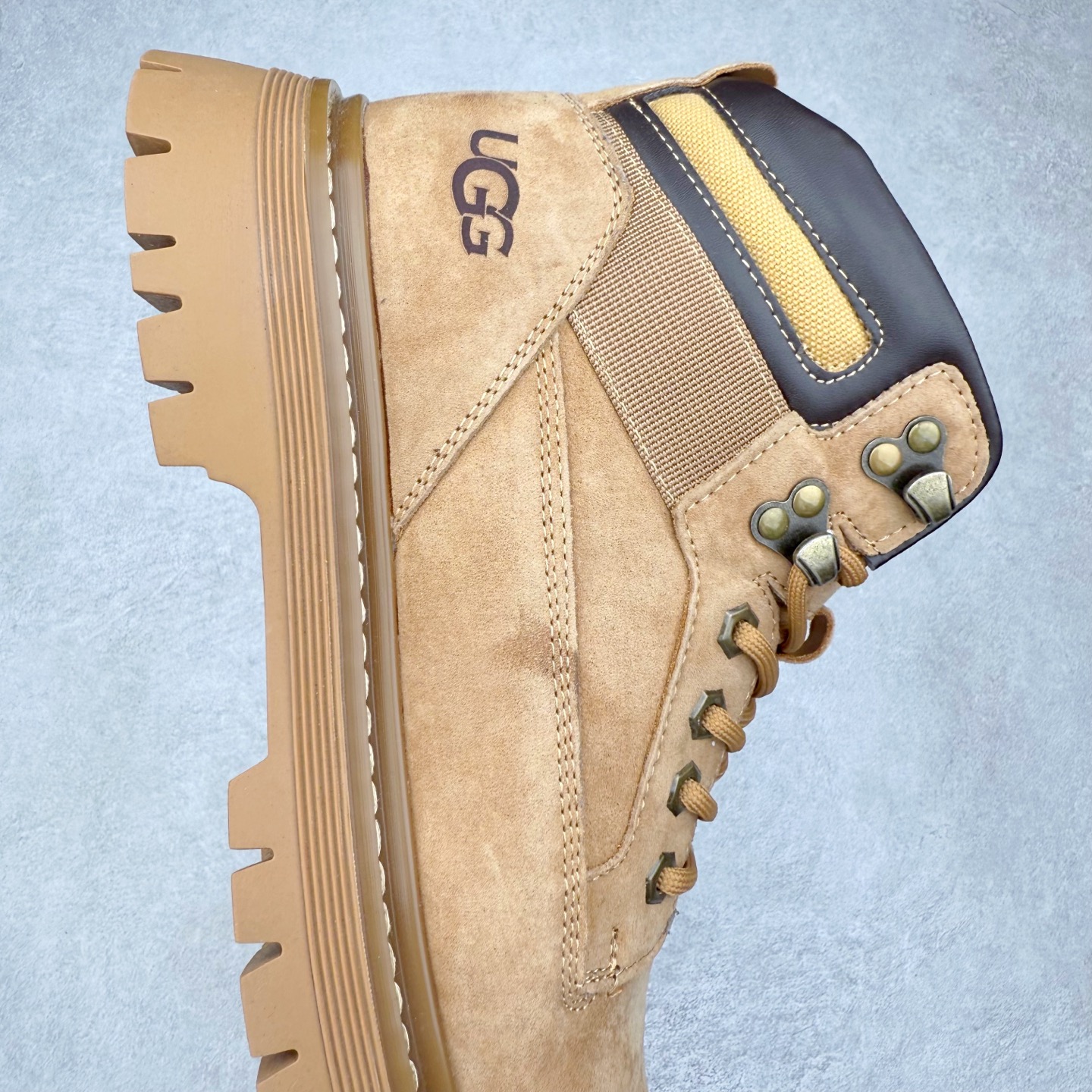 图片[6]-CAT卡特 户外工装轻底休闲马丁靴大黄靴系列 广东大厂品质 全新工艺升级 全鞋真牛皮材料 大底到五金都是代工厂原材料制作 同原版固特异永不开胶工艺 好货不杀猪 首单质量严格把控 全网独家首发 品质毋庸置疑 全套官网统一包装 今年冬季防寒户外专用 日常随意搭配 尺码：39 40 41 42 43 44（皮鞋码）-选品中心